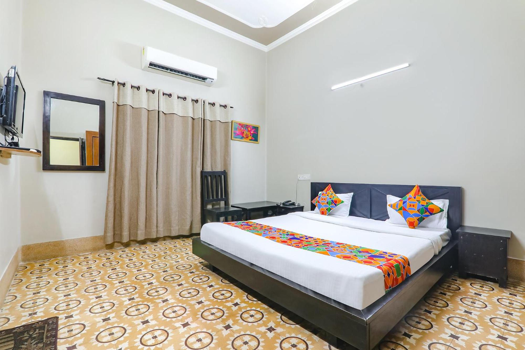 Deluxe Room - Photo 3