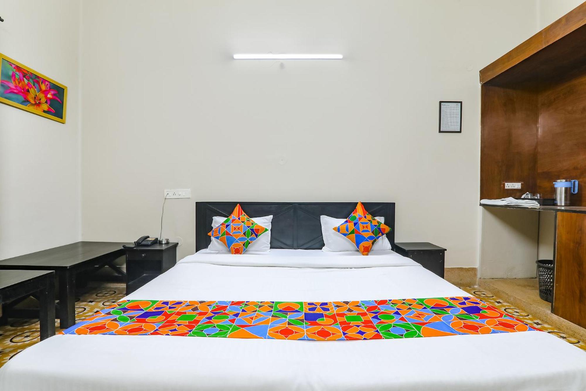 Deluxe Room - Photo 2