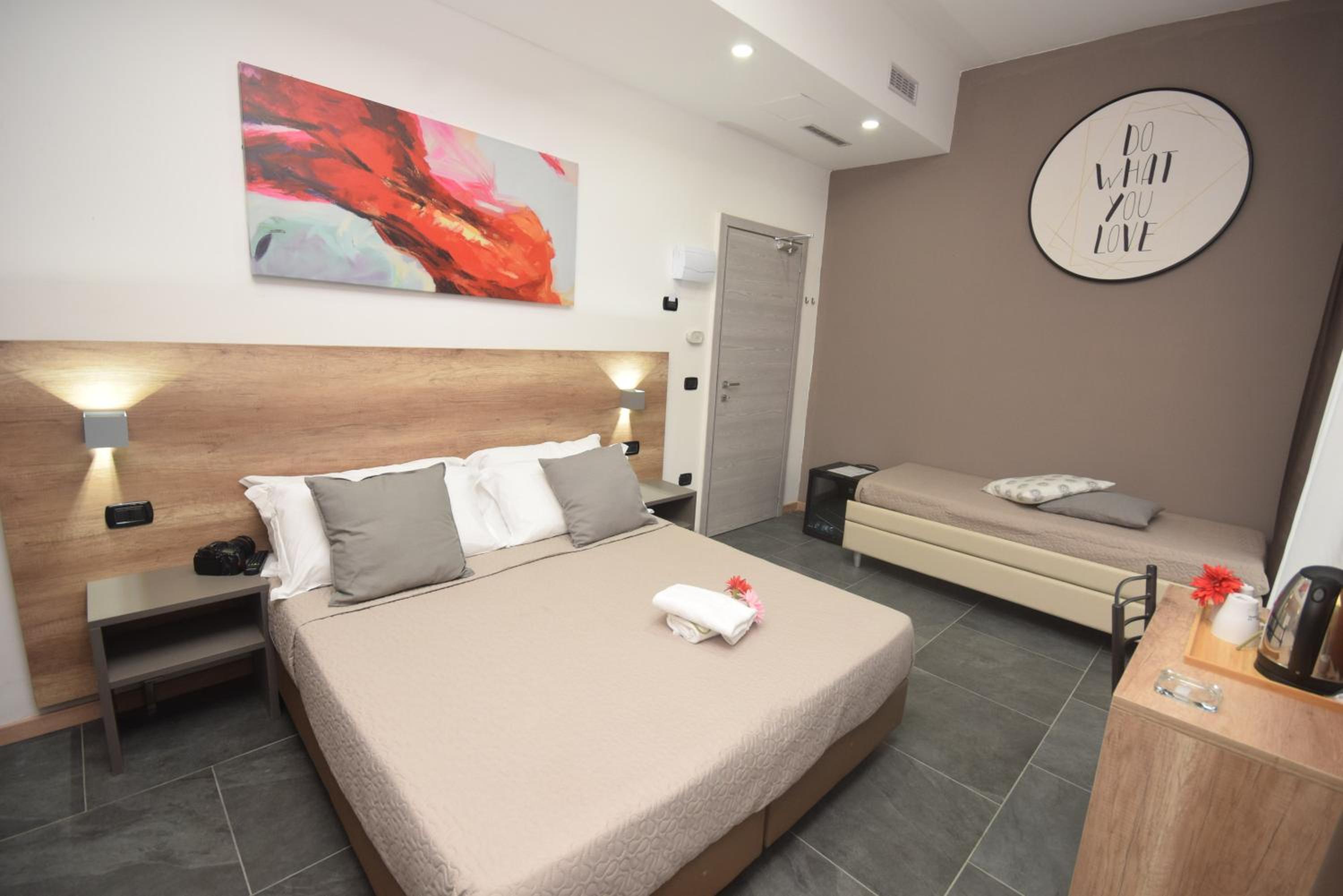 Classic Quadruple Room - Photo 7
