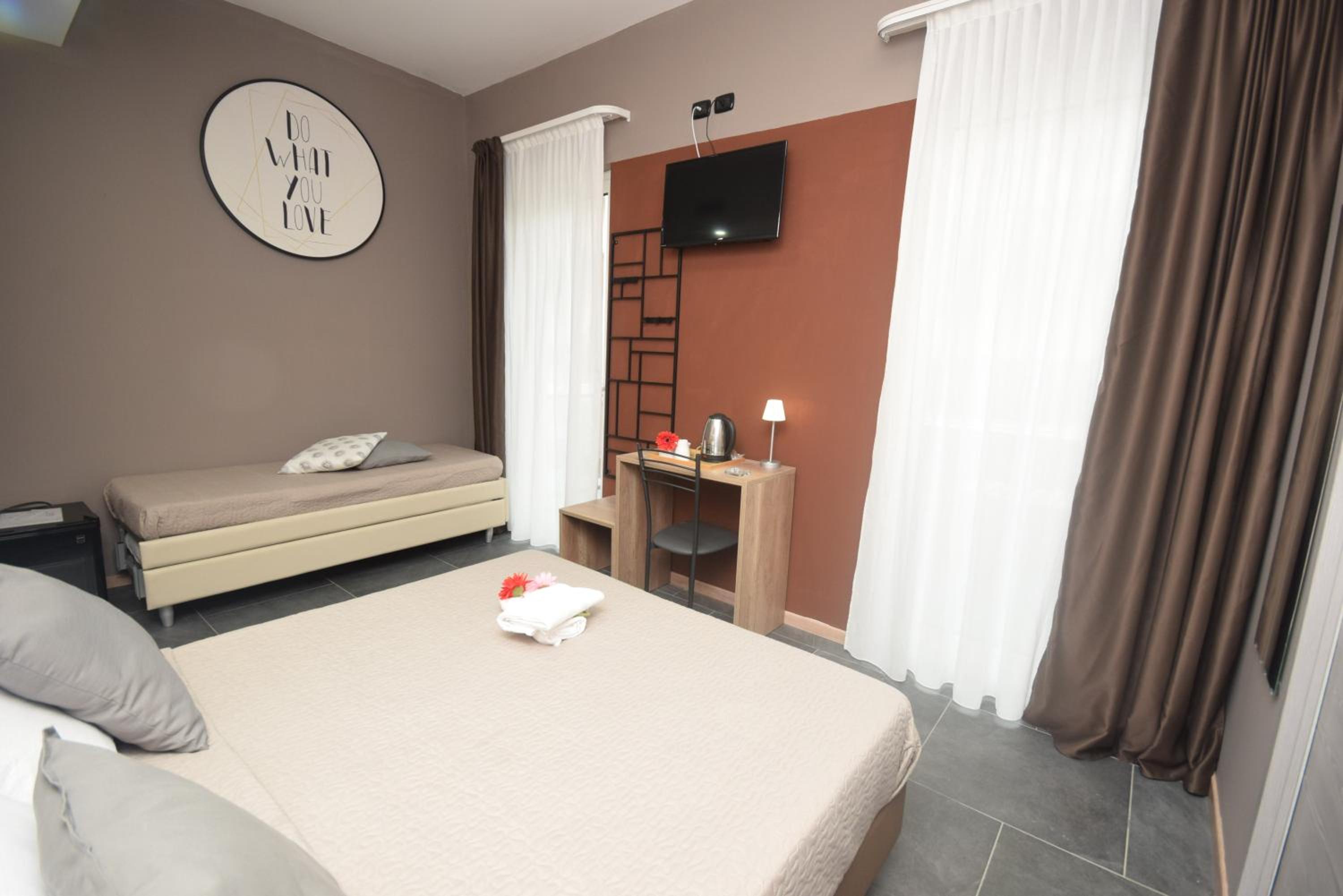 Classic Quadruple Room - Photo 5