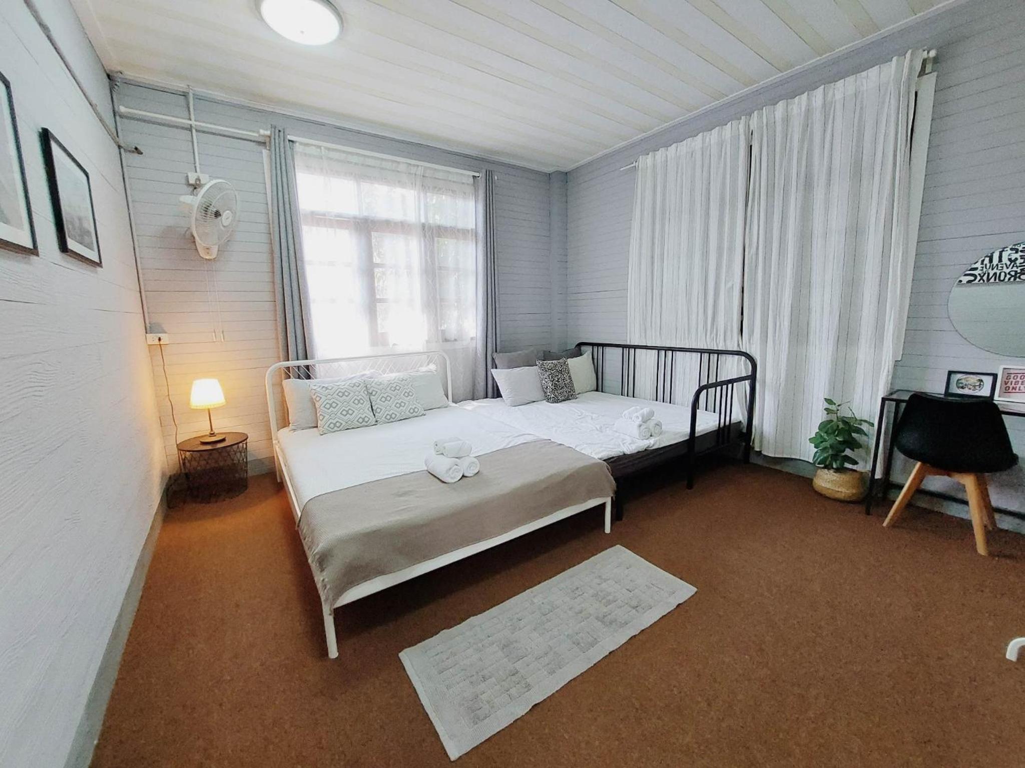 Quadruple Room - Photo 15