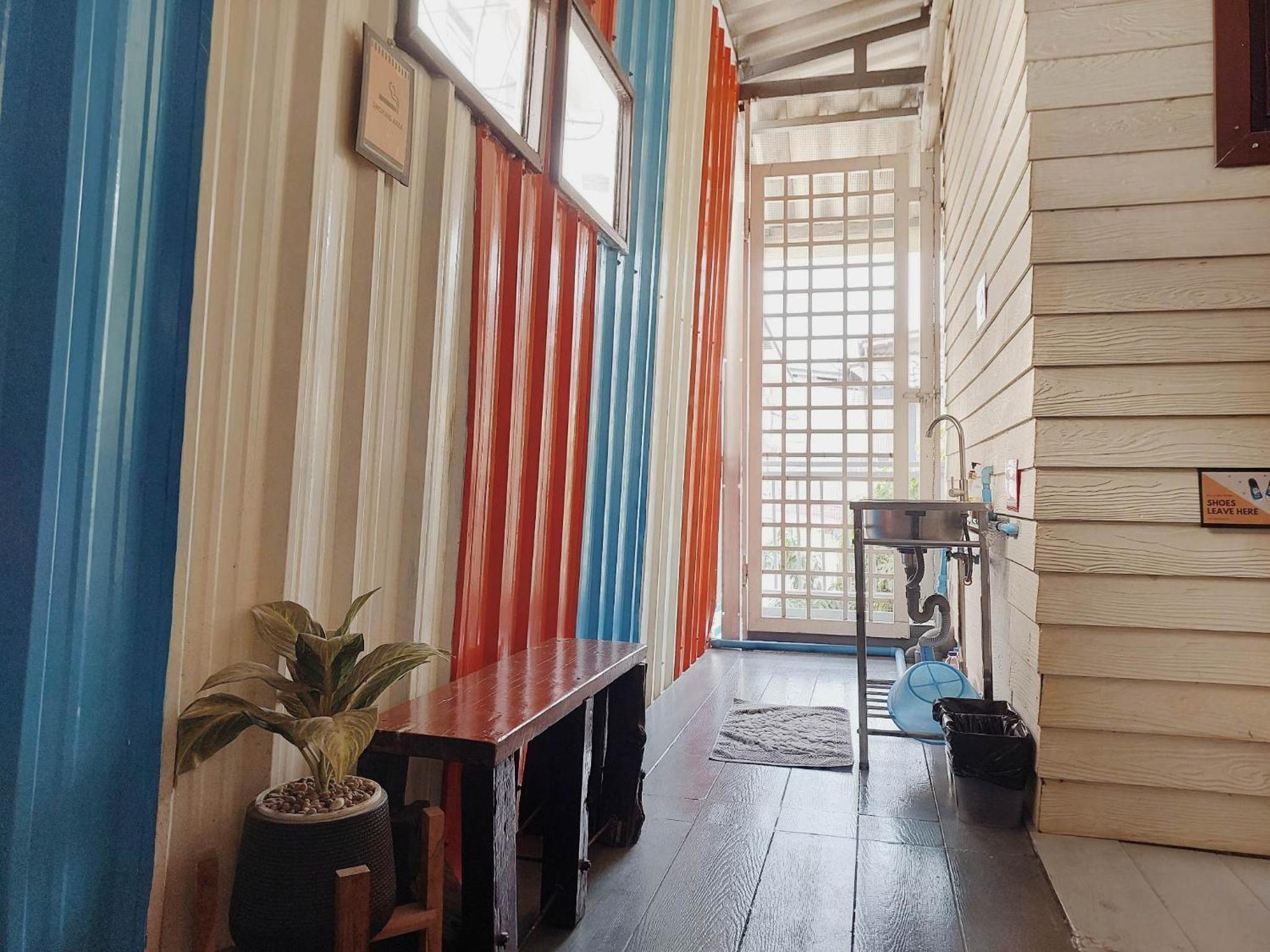 Quadruple Room - Photo 32