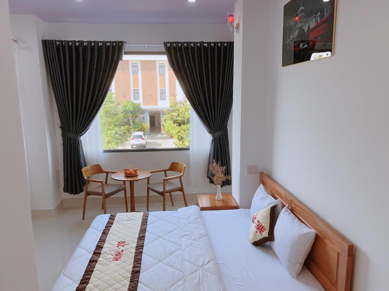 Deluxe Queen Room