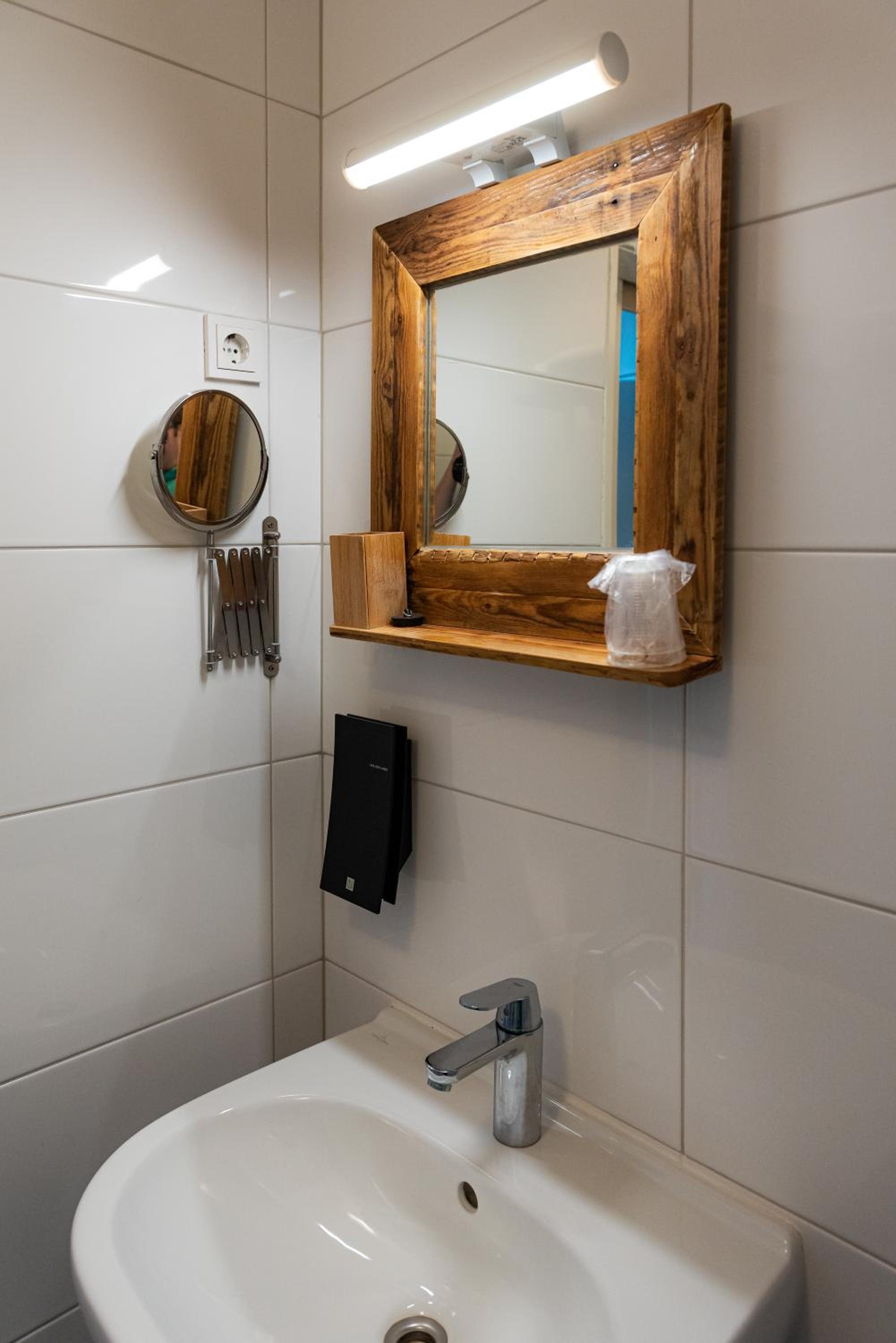 Single Room photo 3