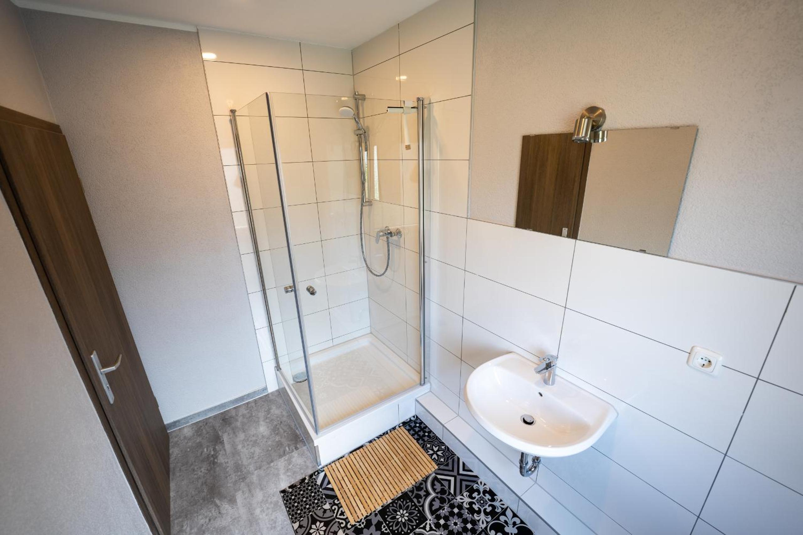 Standard Twin Room with Shared Bathroom photo 3