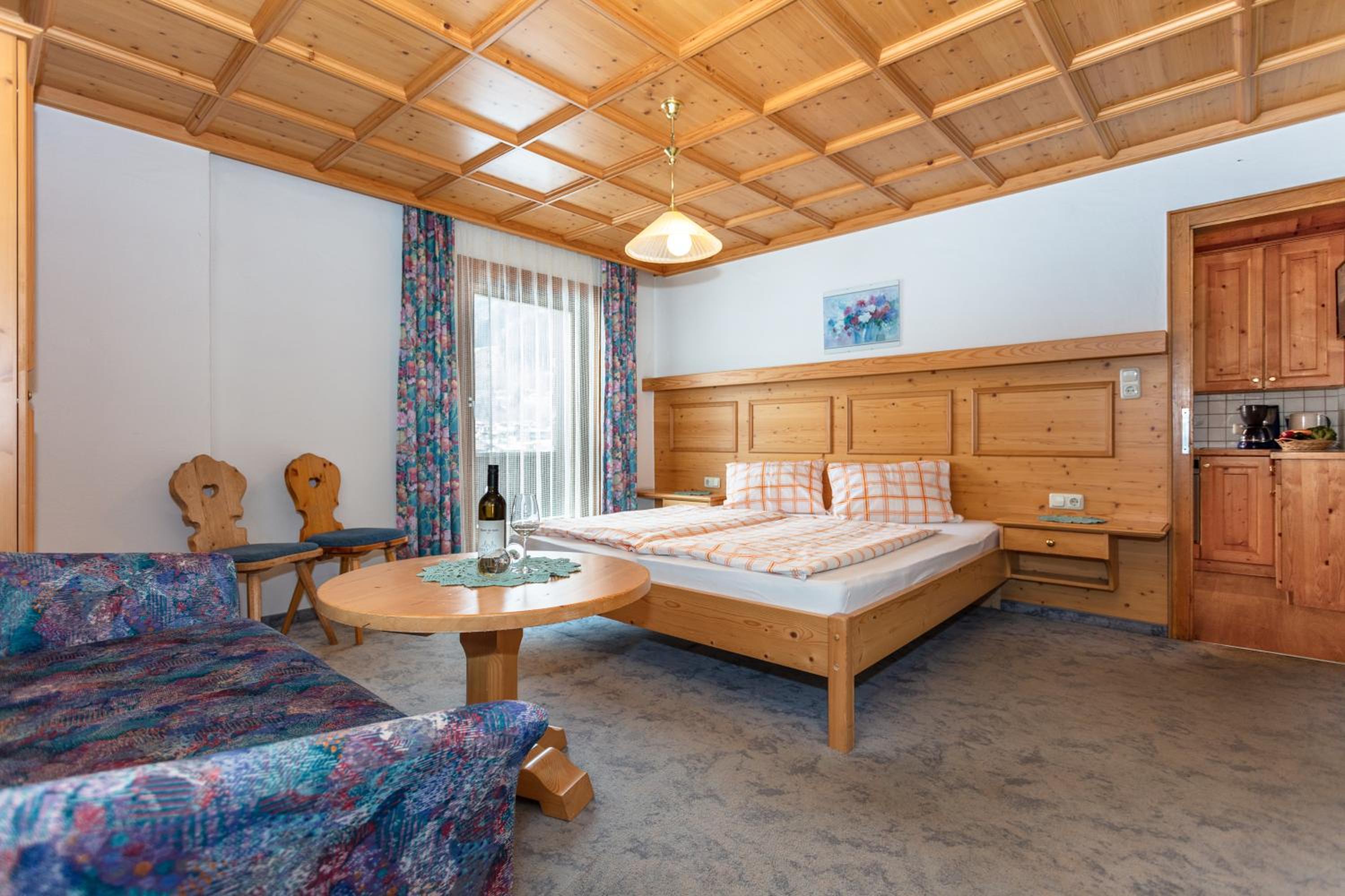 Apartment with Mountain View photo 2