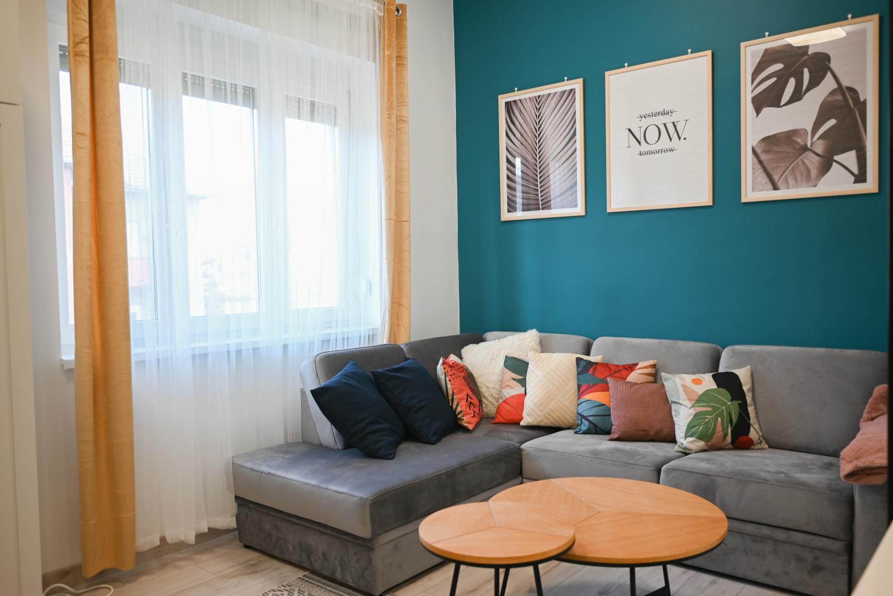 One-Bedroom Apartment photo 1