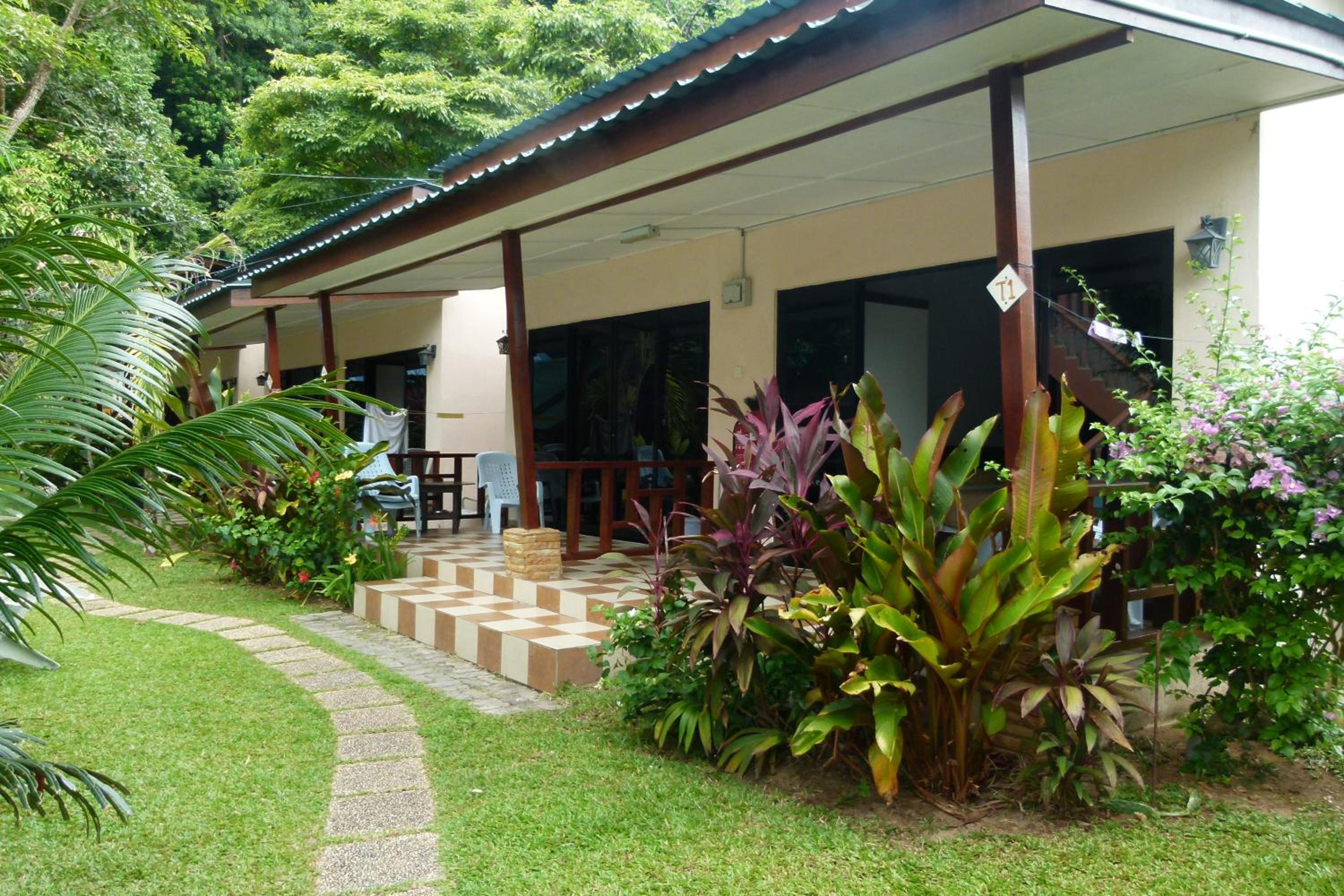 Deluxe Triple Room With Garden View