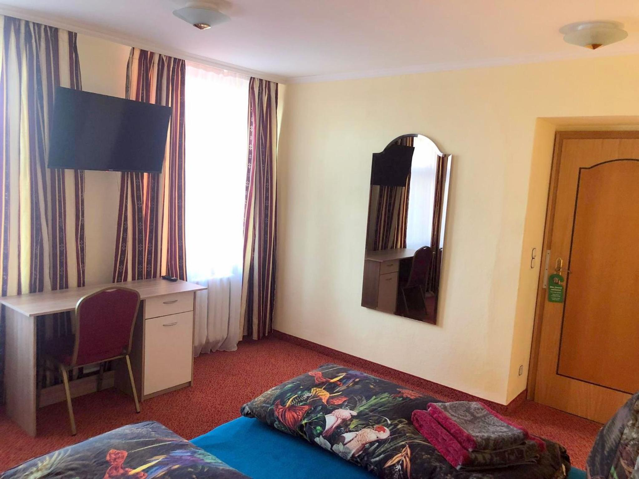 Budget Double Room photo 2