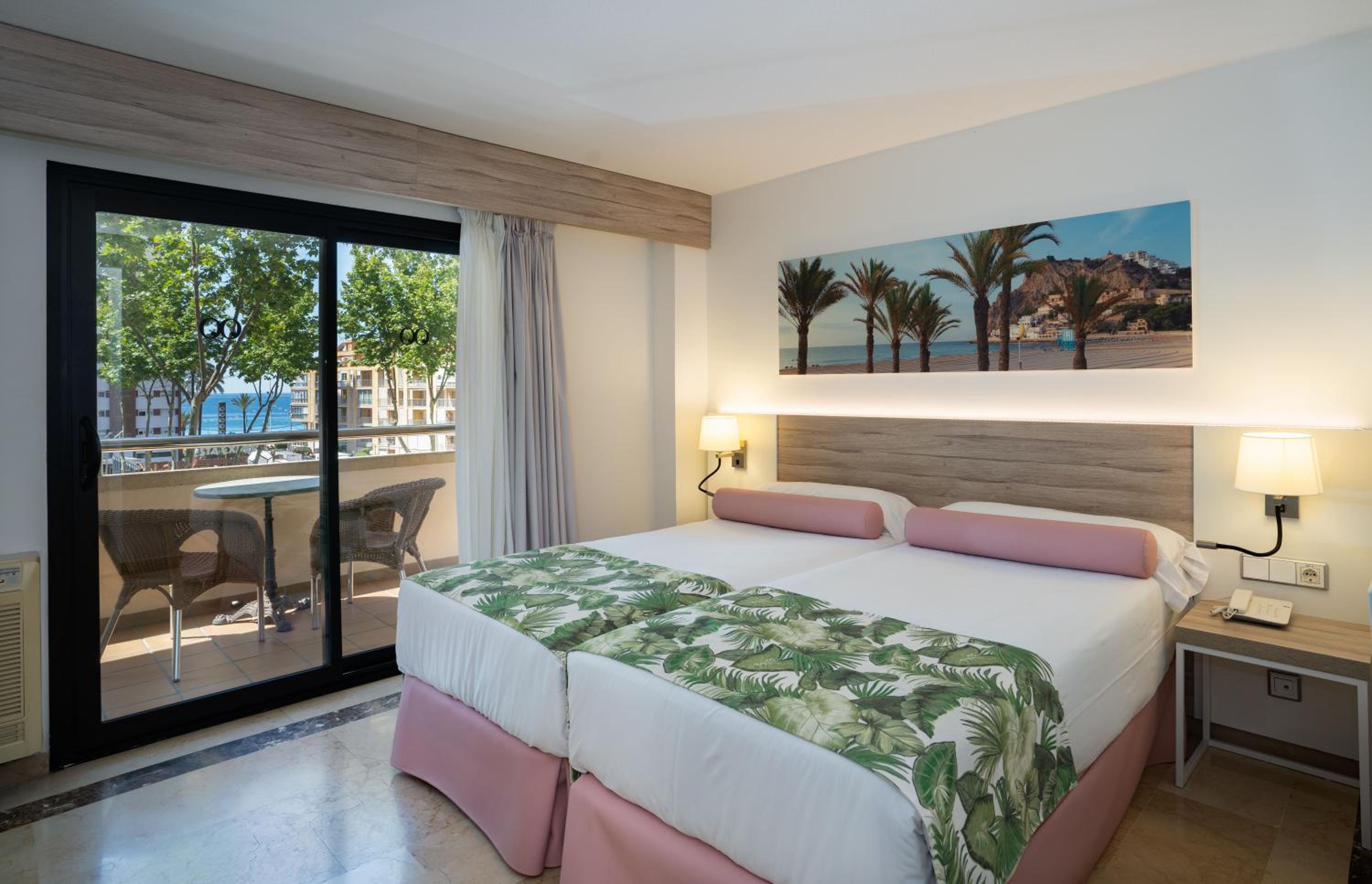 Double Room Avenue View - Photo 4