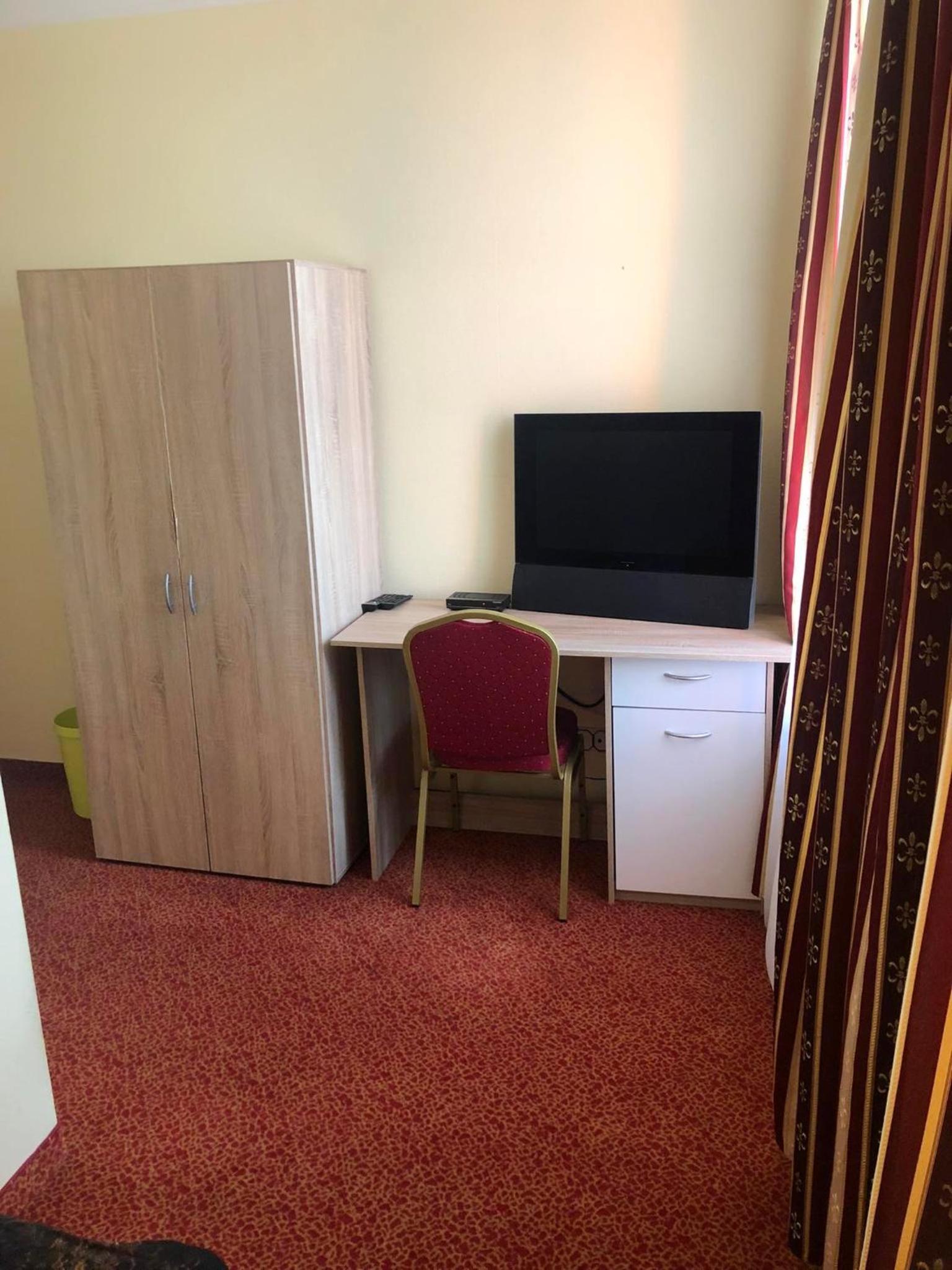 Budget Single Room photo 3