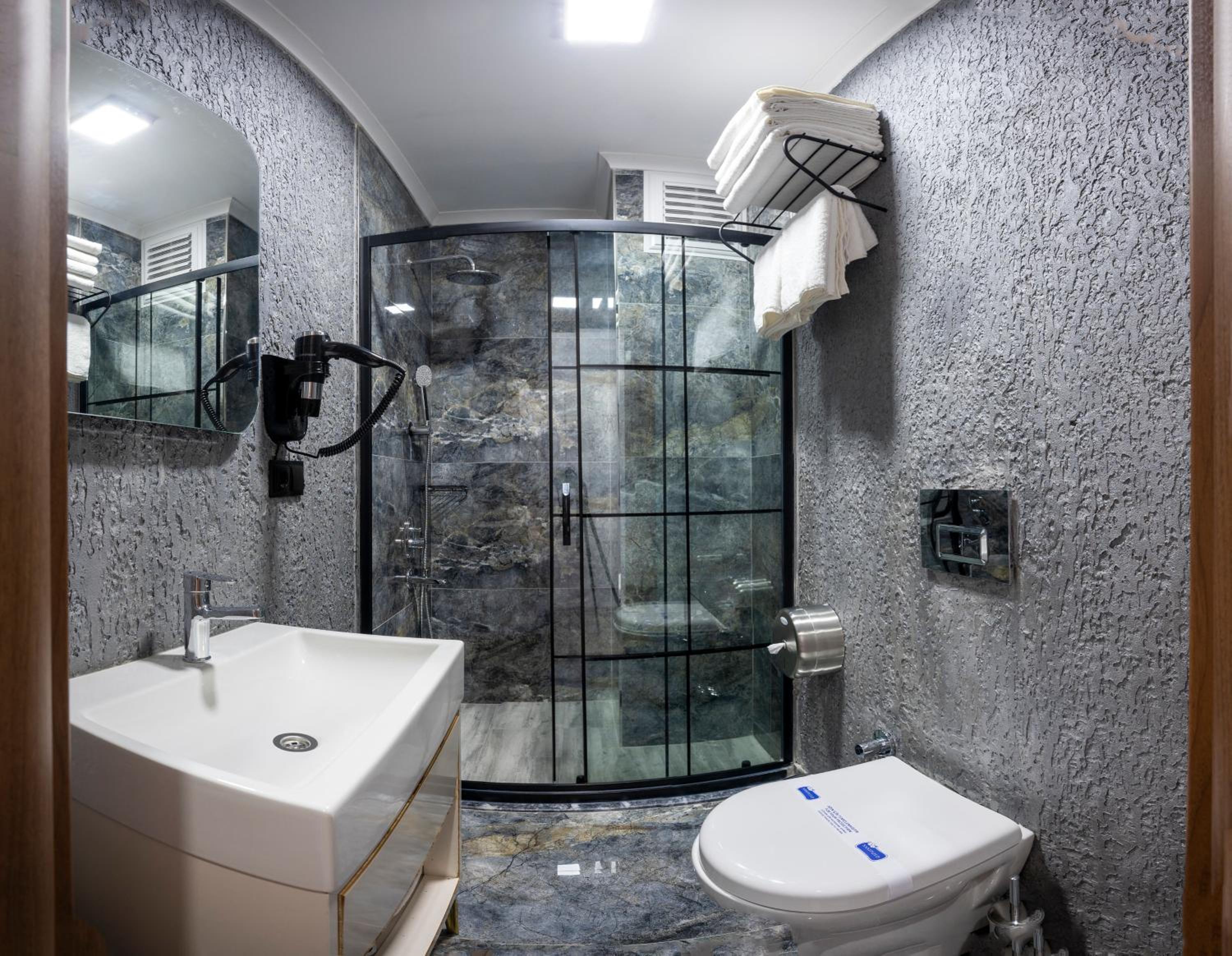 Deluxe Triple Room - Photo 4