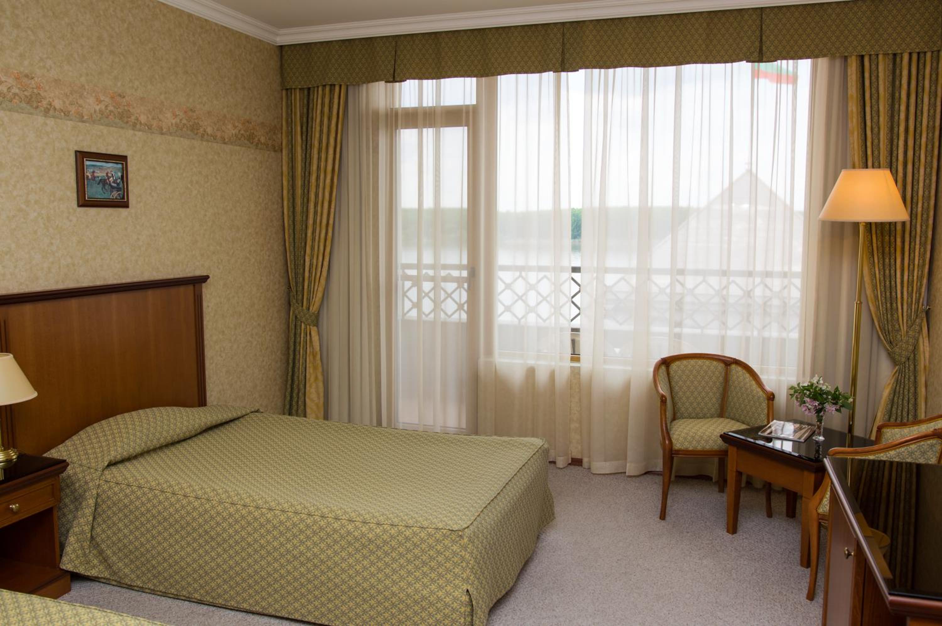 Standard Twin Room - Photo 4