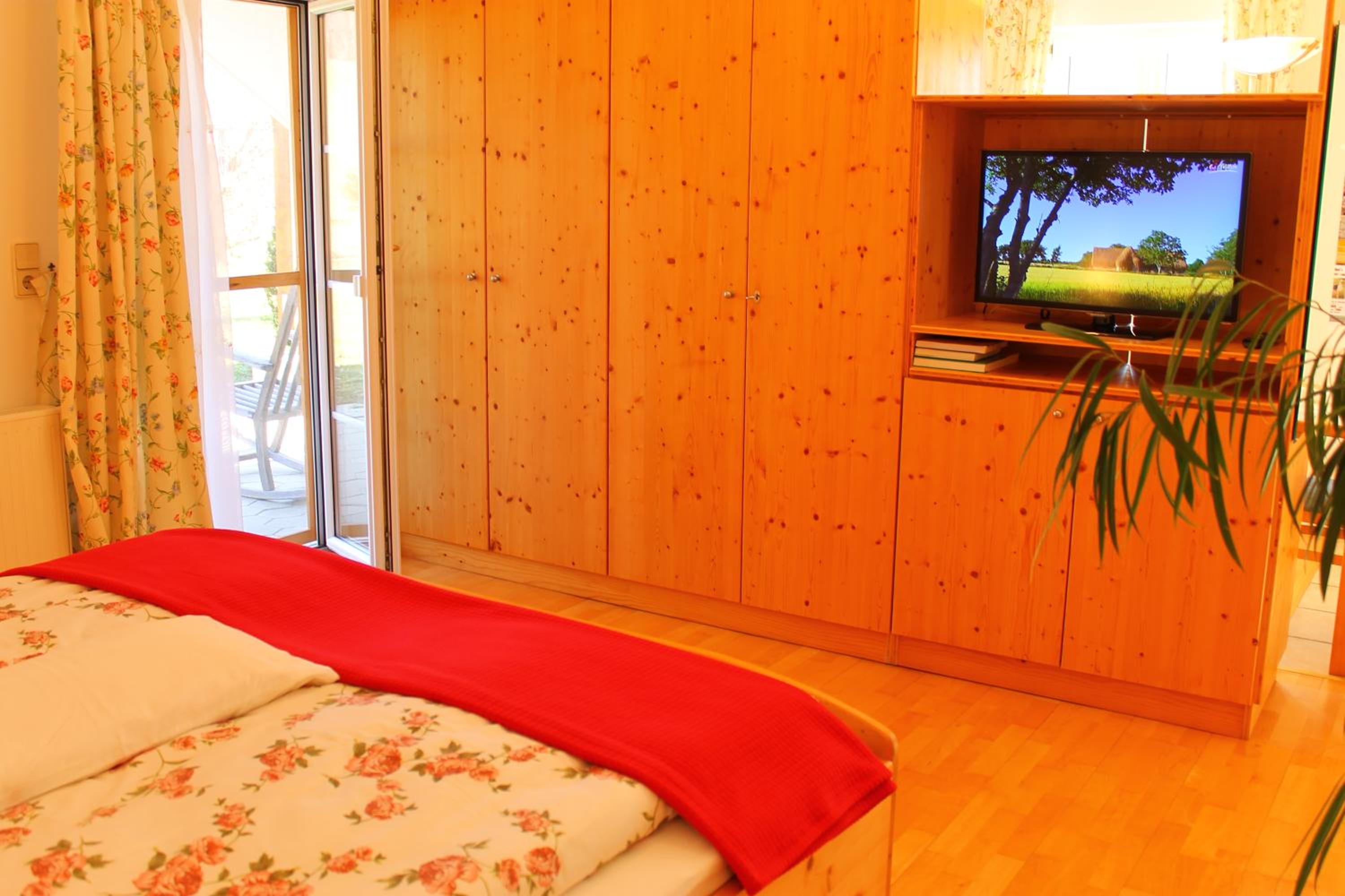 Two-Bedroom Apartment with Terrace photo 3