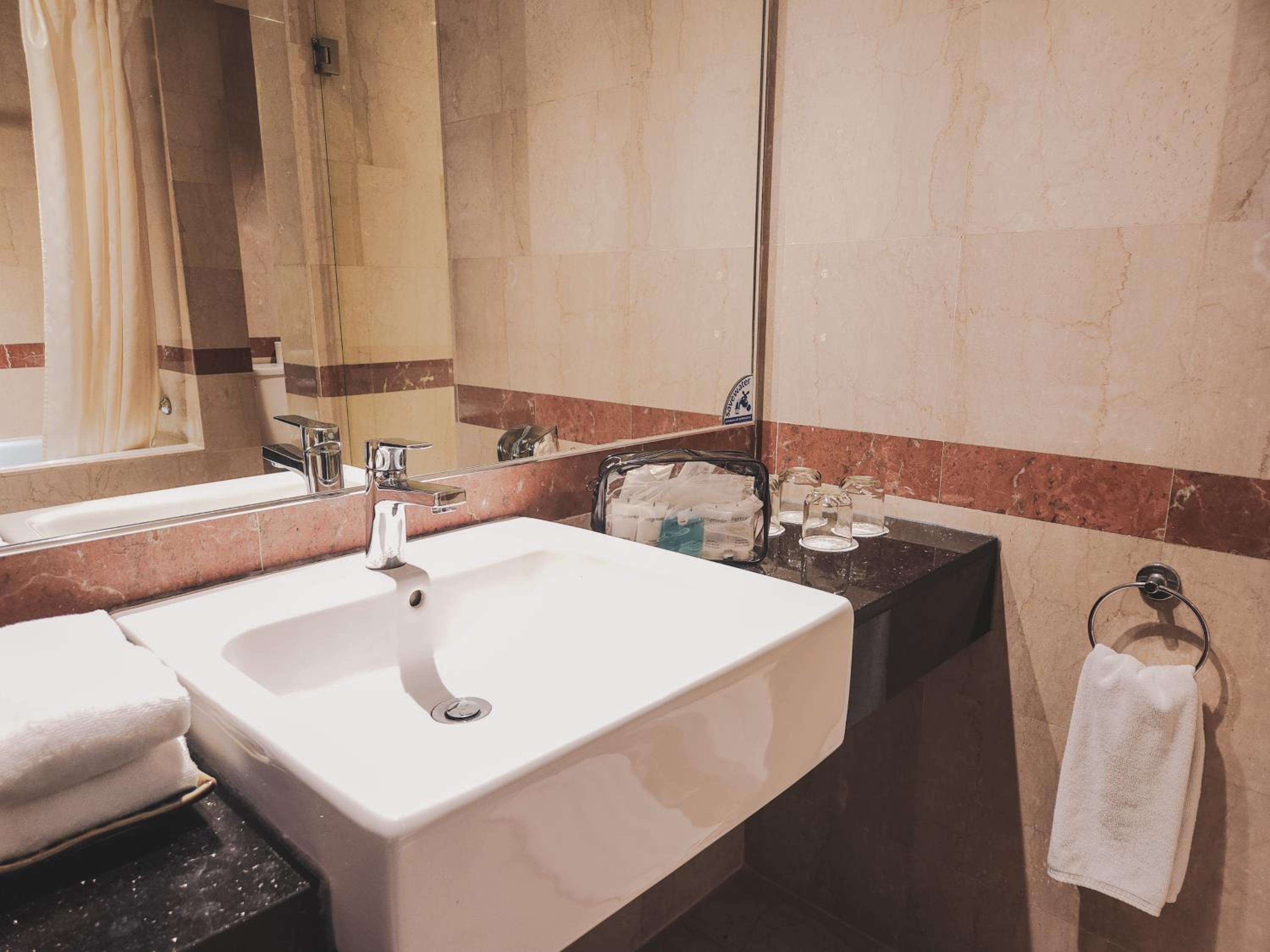 Business King Suite - Photo 4