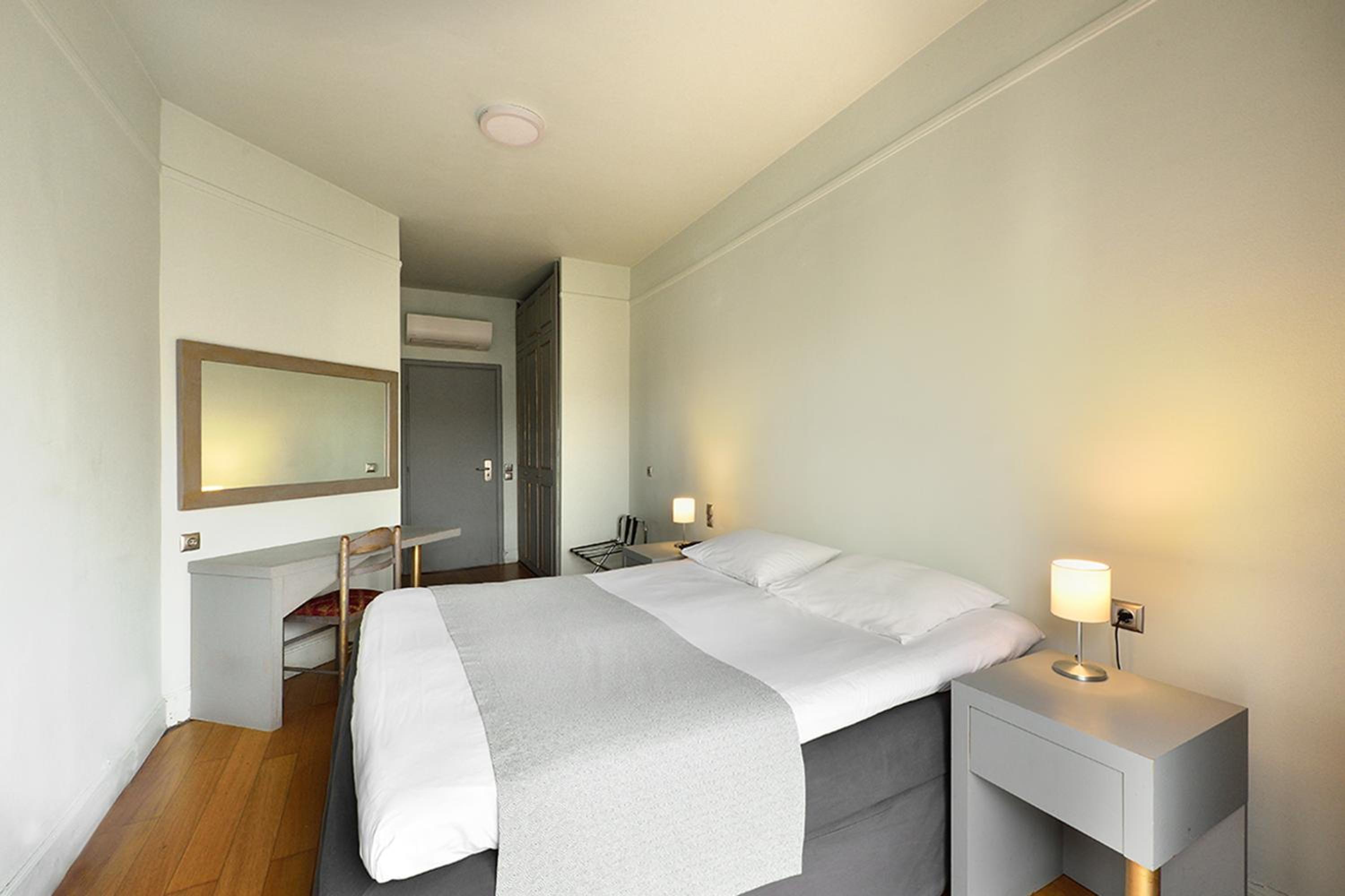 Double or Twin Room - Photo 2