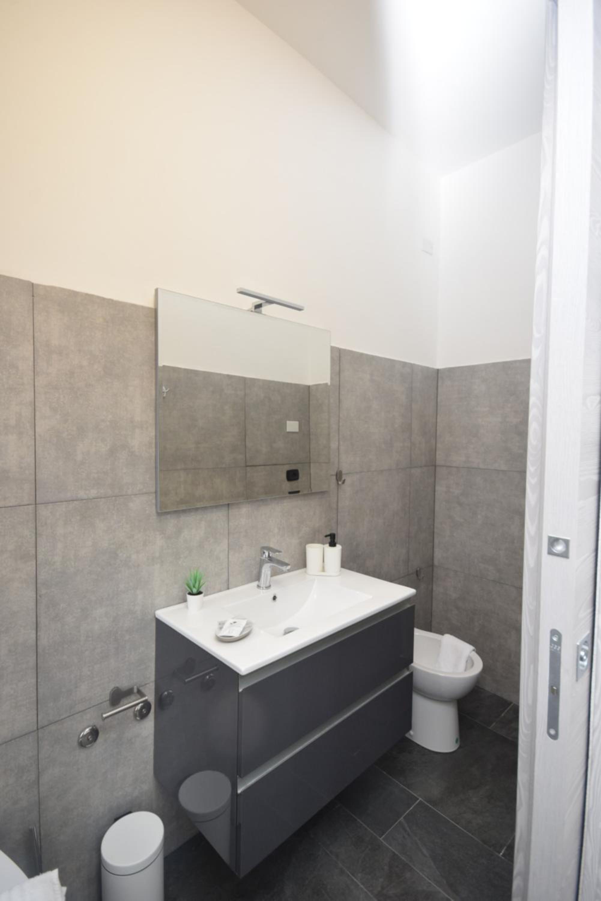 Large Double Room - Photo 12