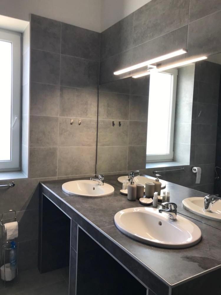 Quadruple Room with Bath - Photo 6