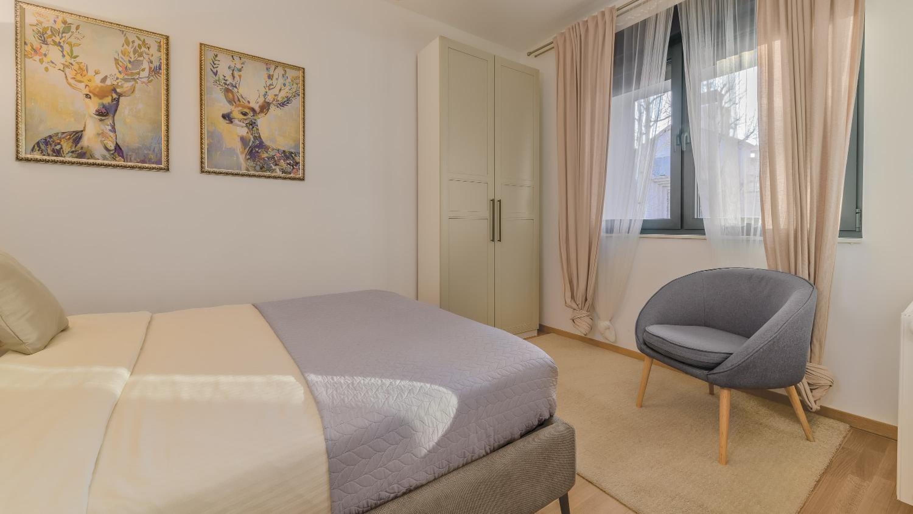 One-Bedroom Apartment - Photo 13