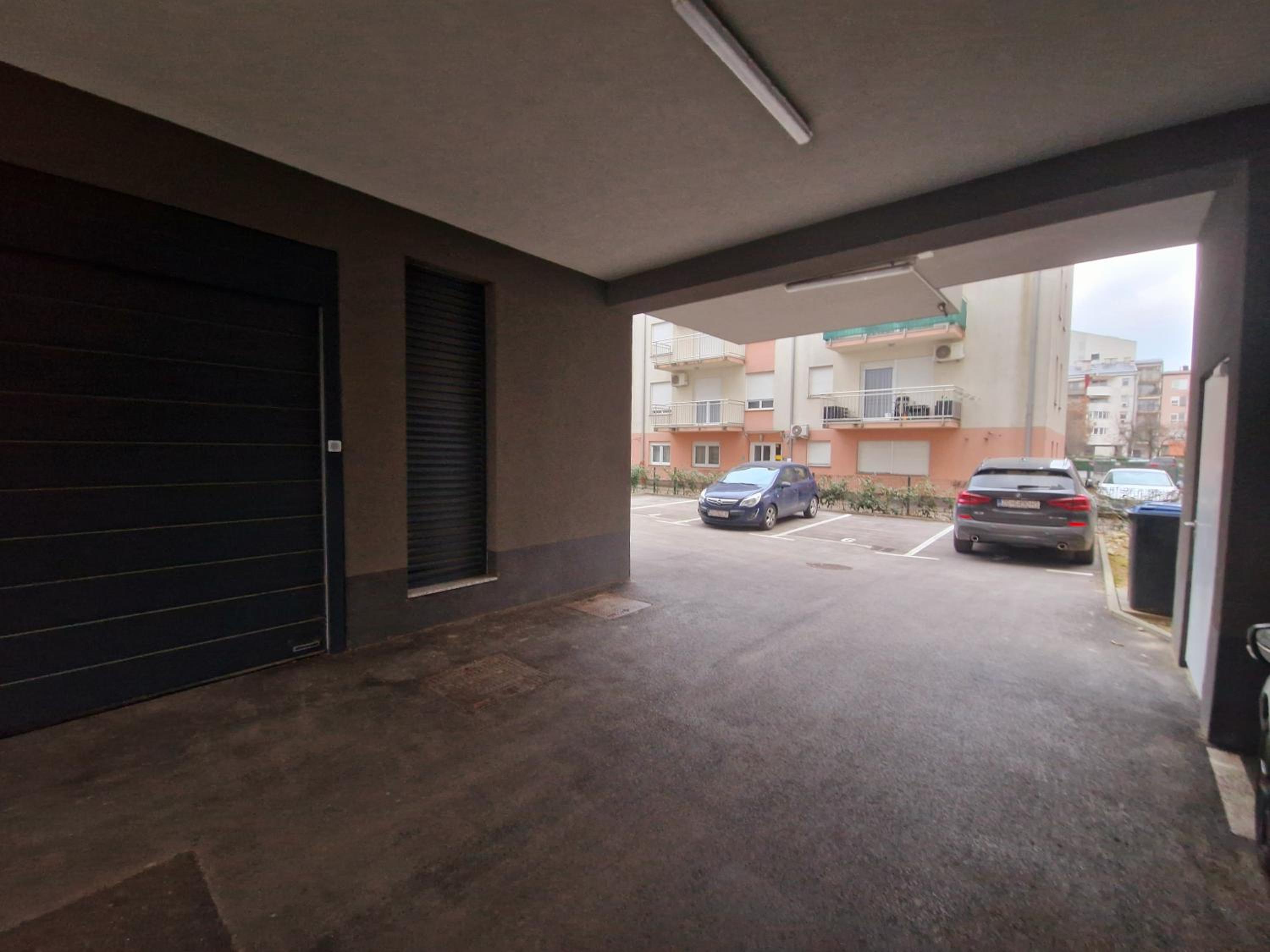 One-Bedroom Apartment - Photo 6