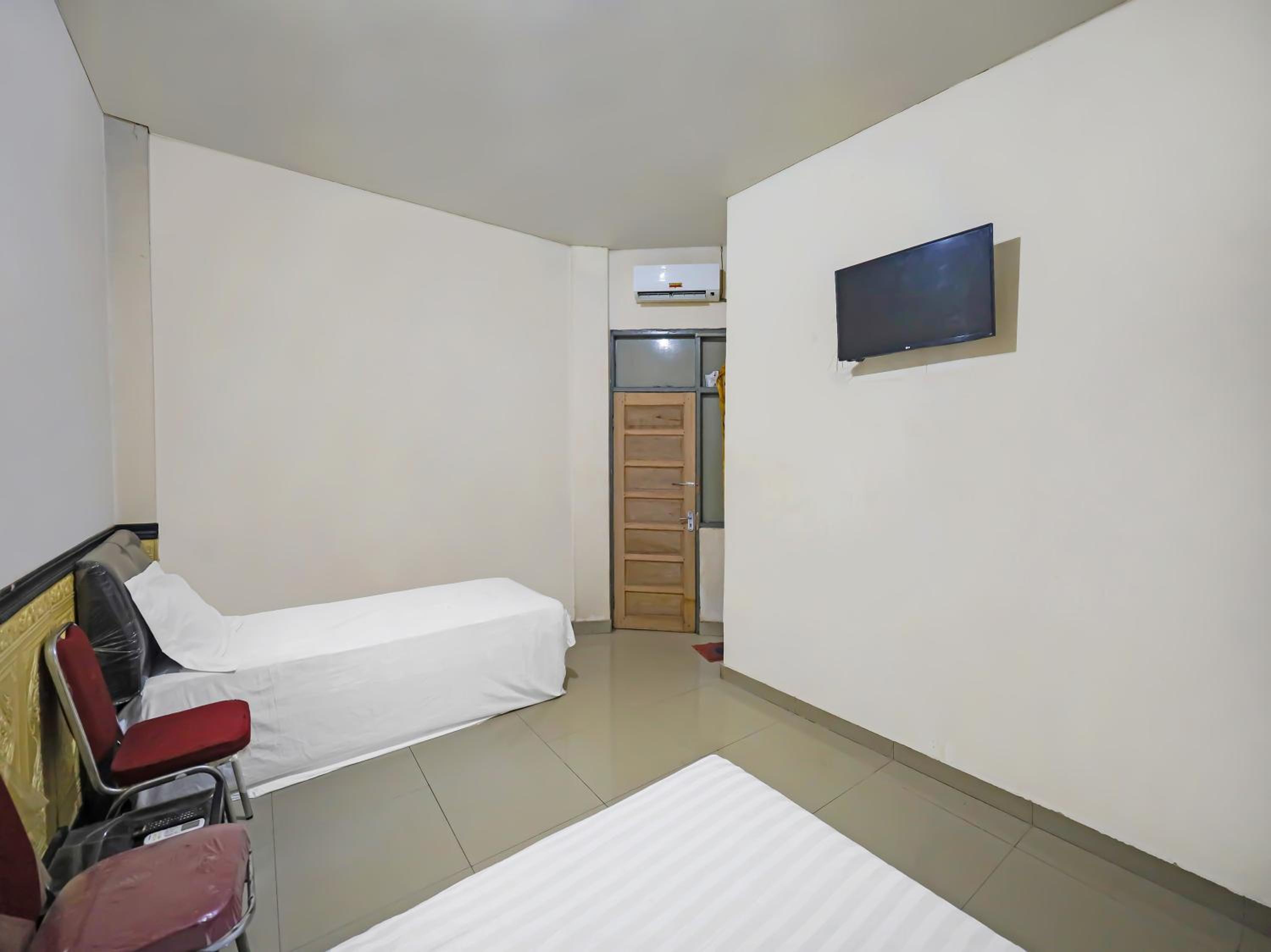 Small Twin Room photo 3