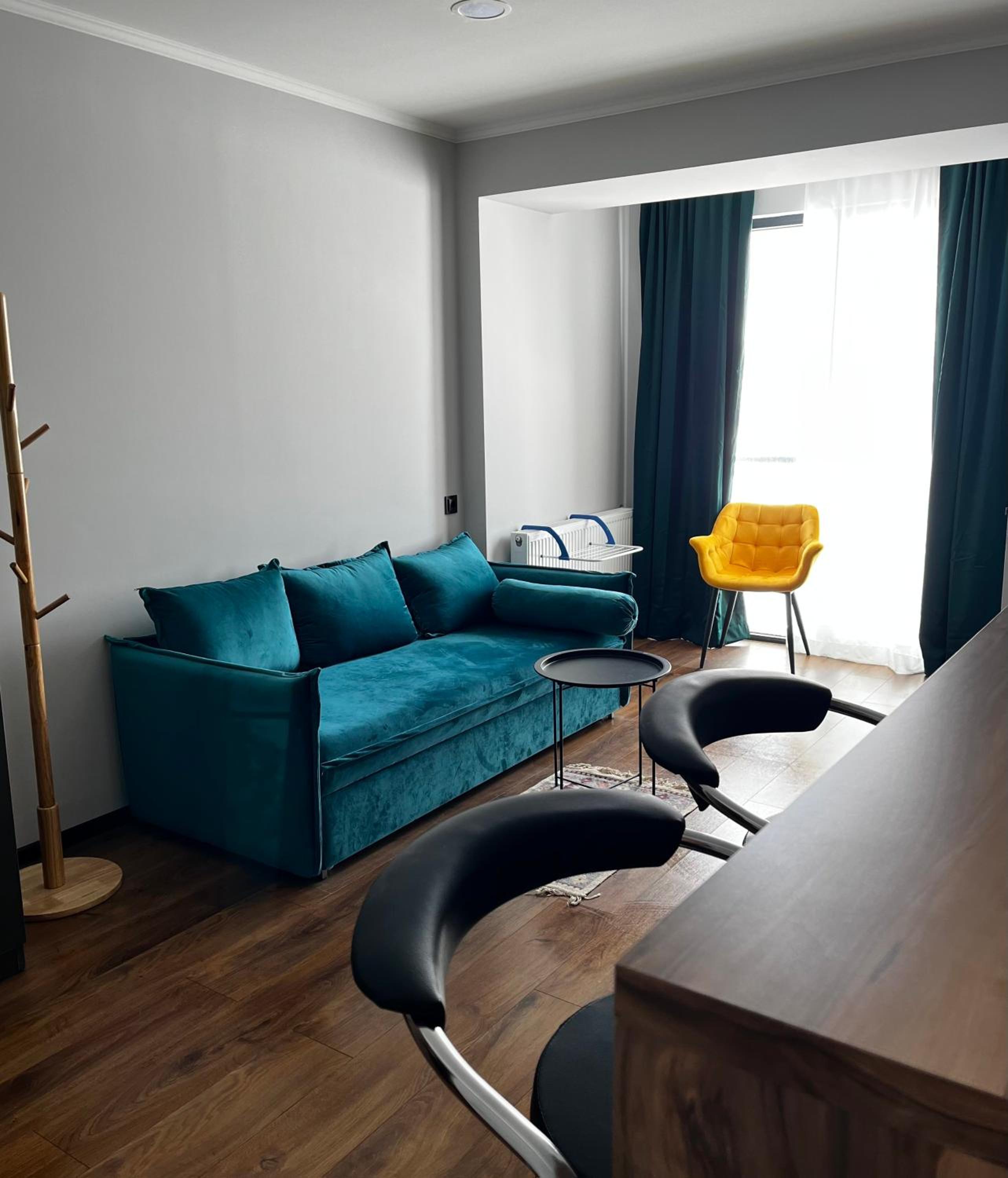 Apartment with Mountain View photo 1