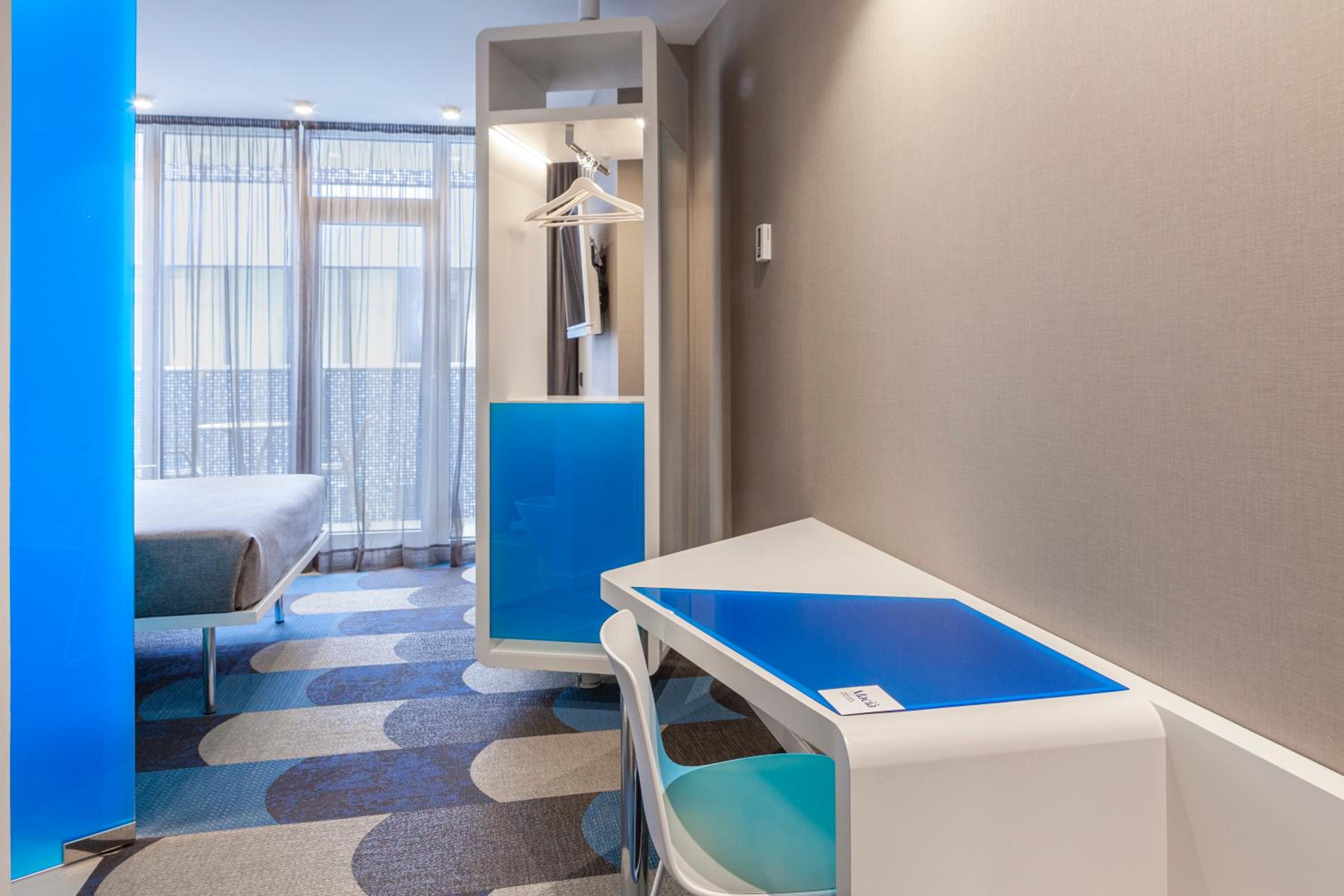 Double Room with Terrace thumbnail 5