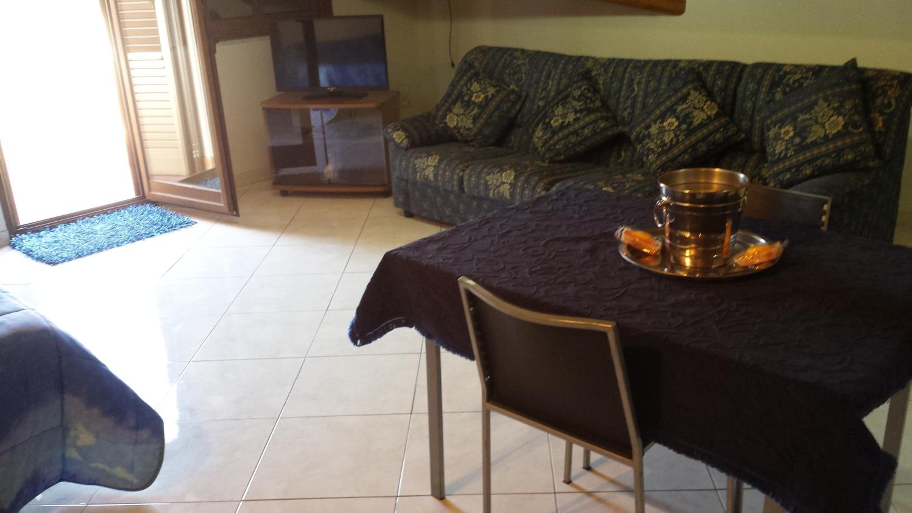 Studio Apartment photo 1