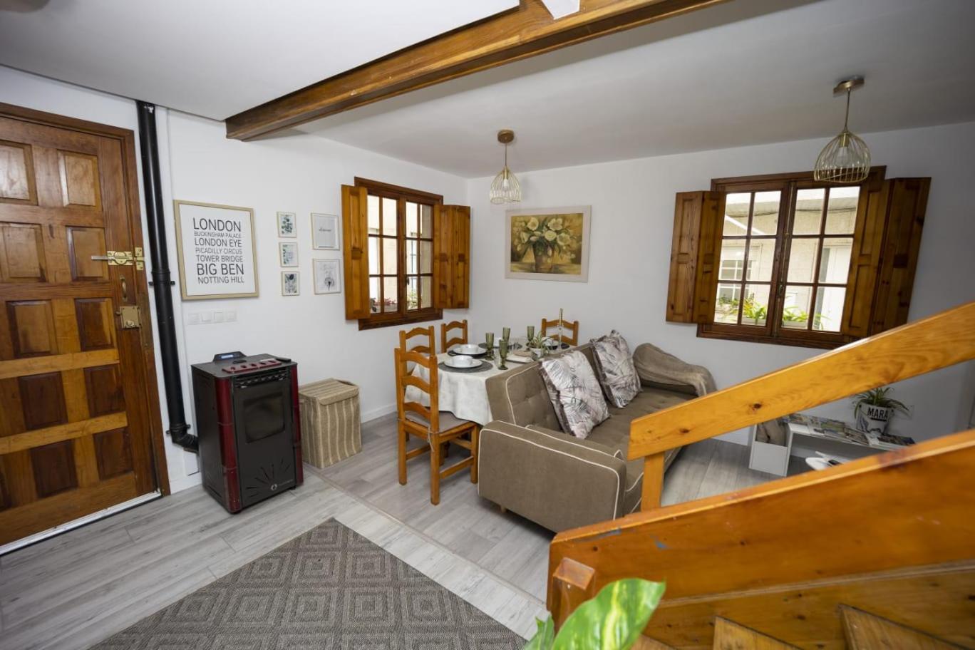 Casa de cuatro habitaciones