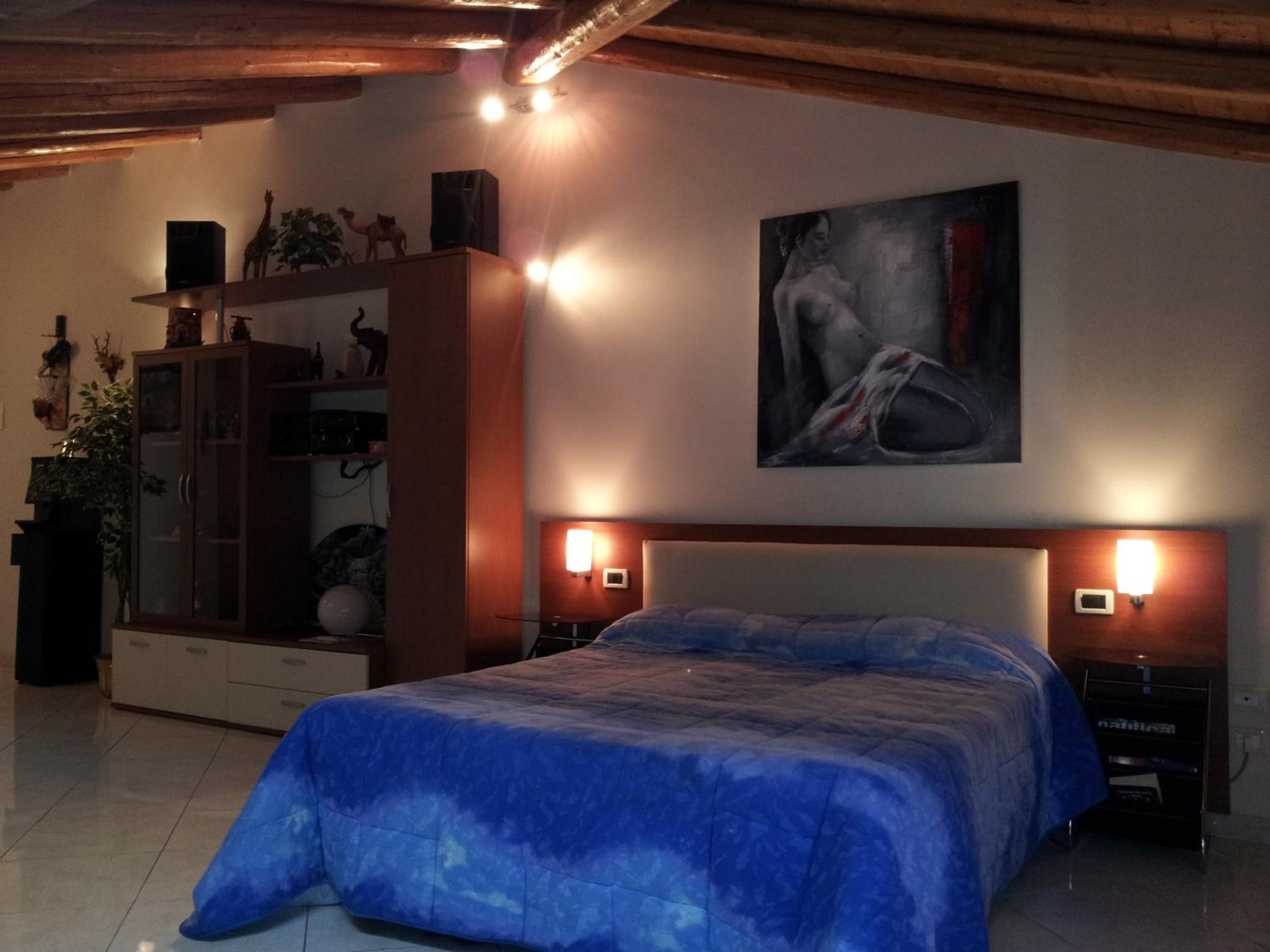 Deluxe King Suite photo 3