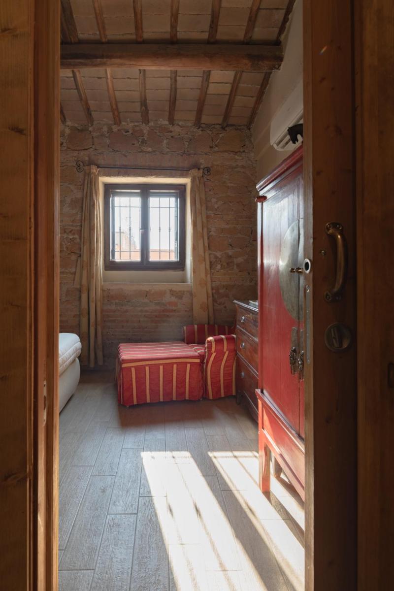 Budget Double Room photo 3