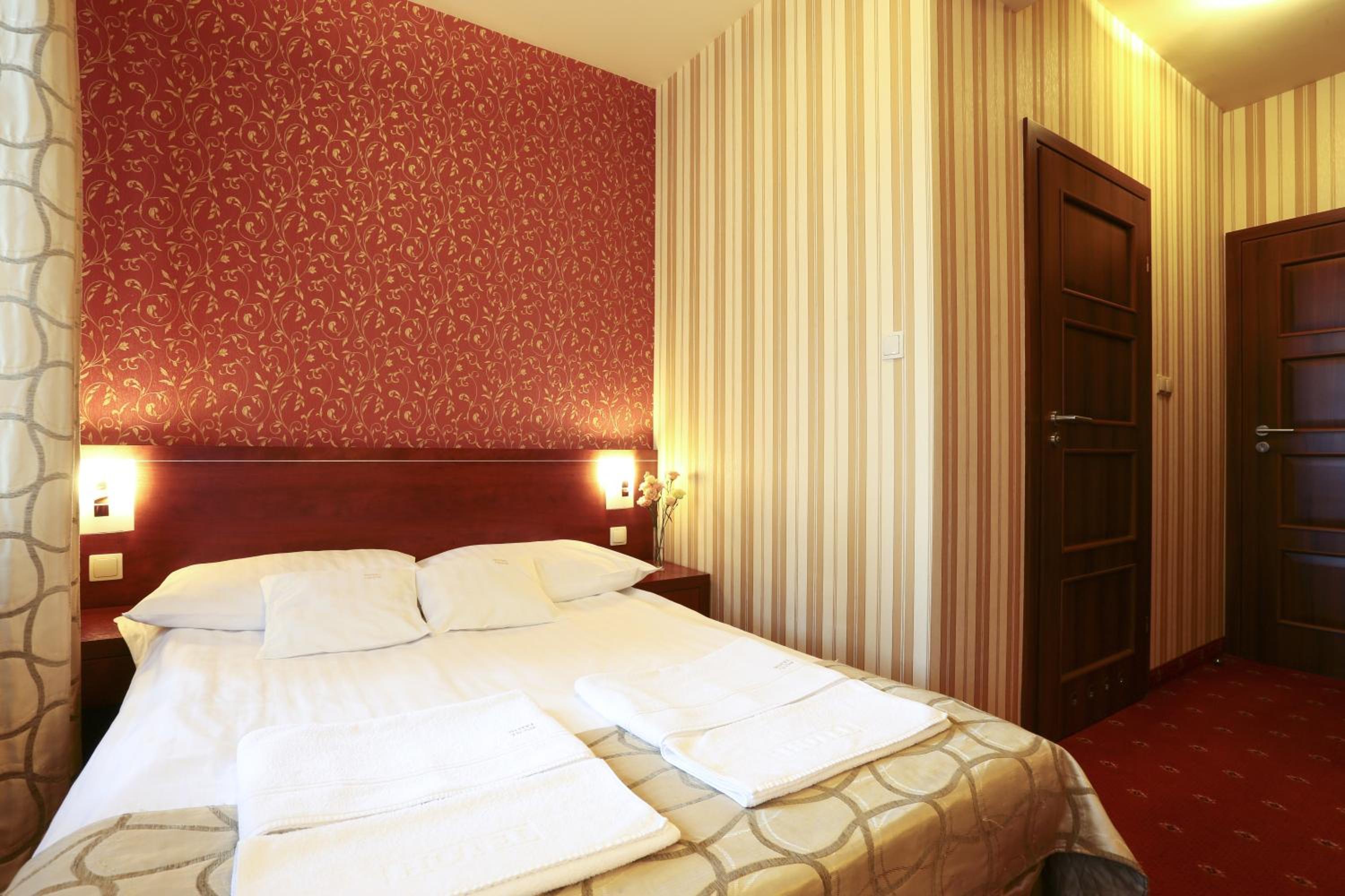 Double Room - Photo 2