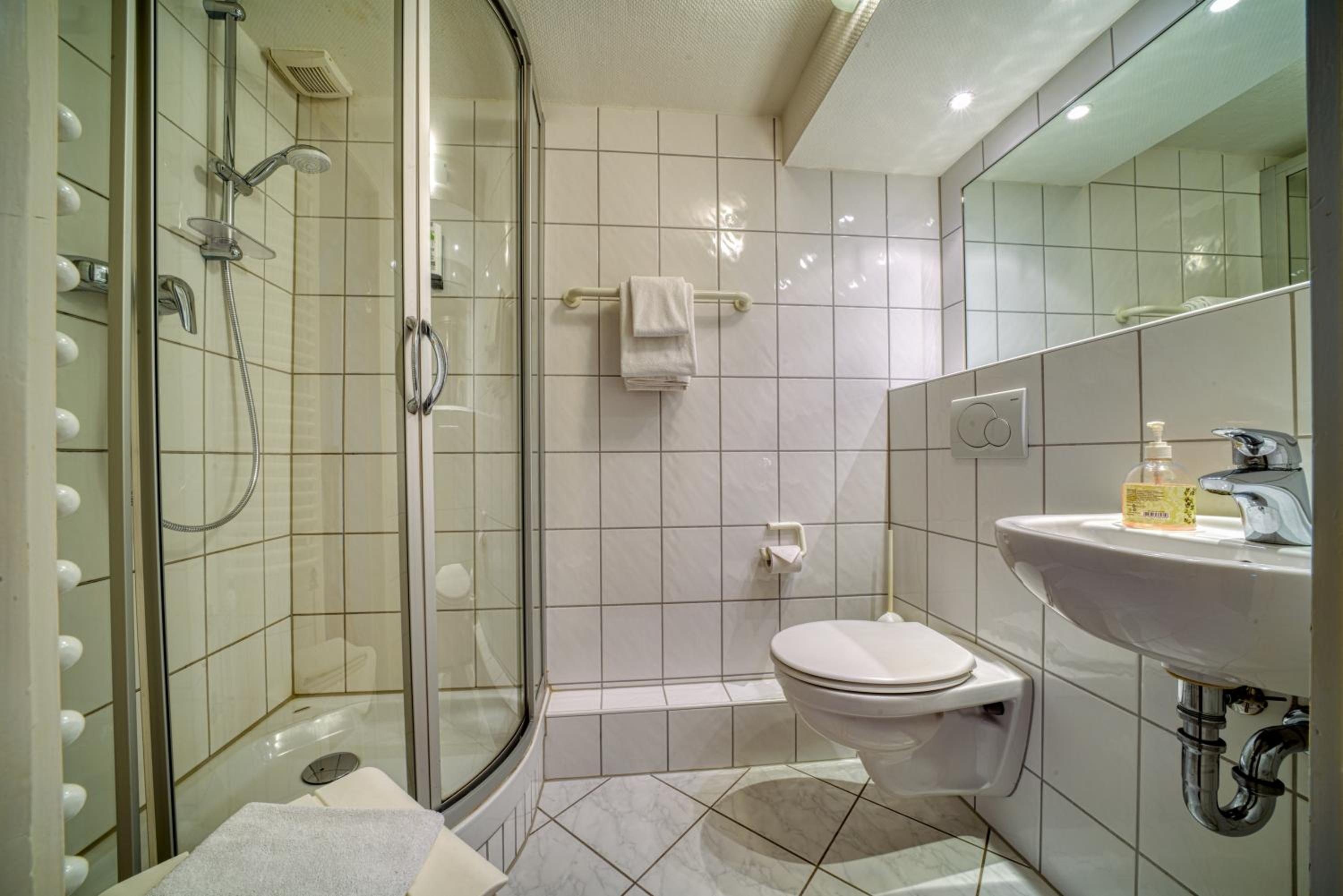Single Room photo 3