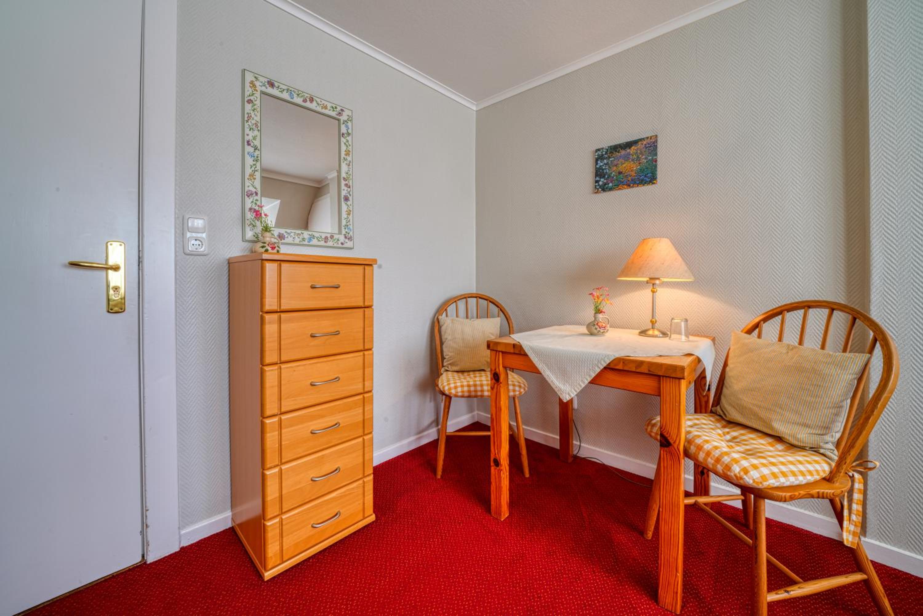 Single Room photo 2
