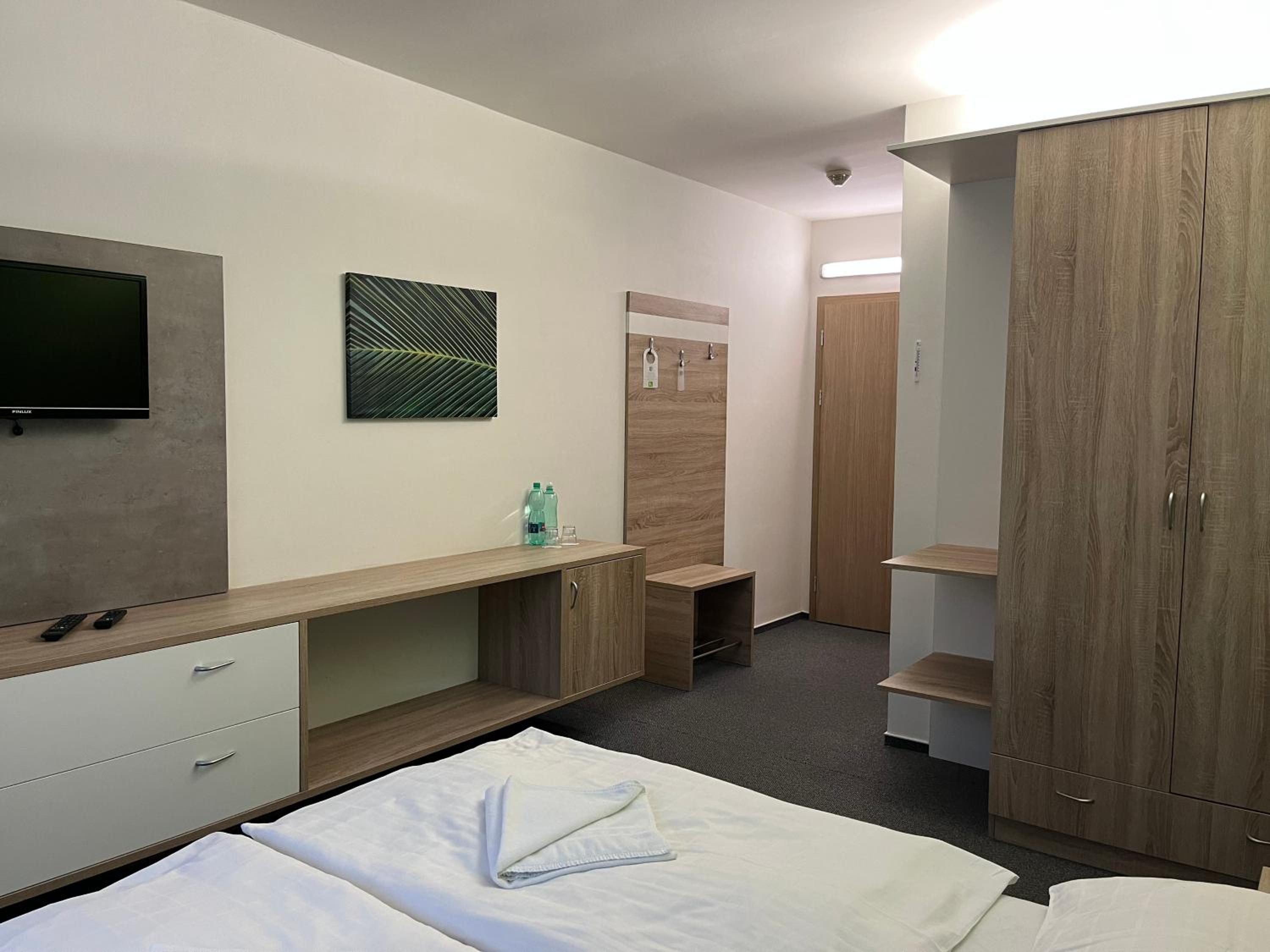 Double Room - Photo 2