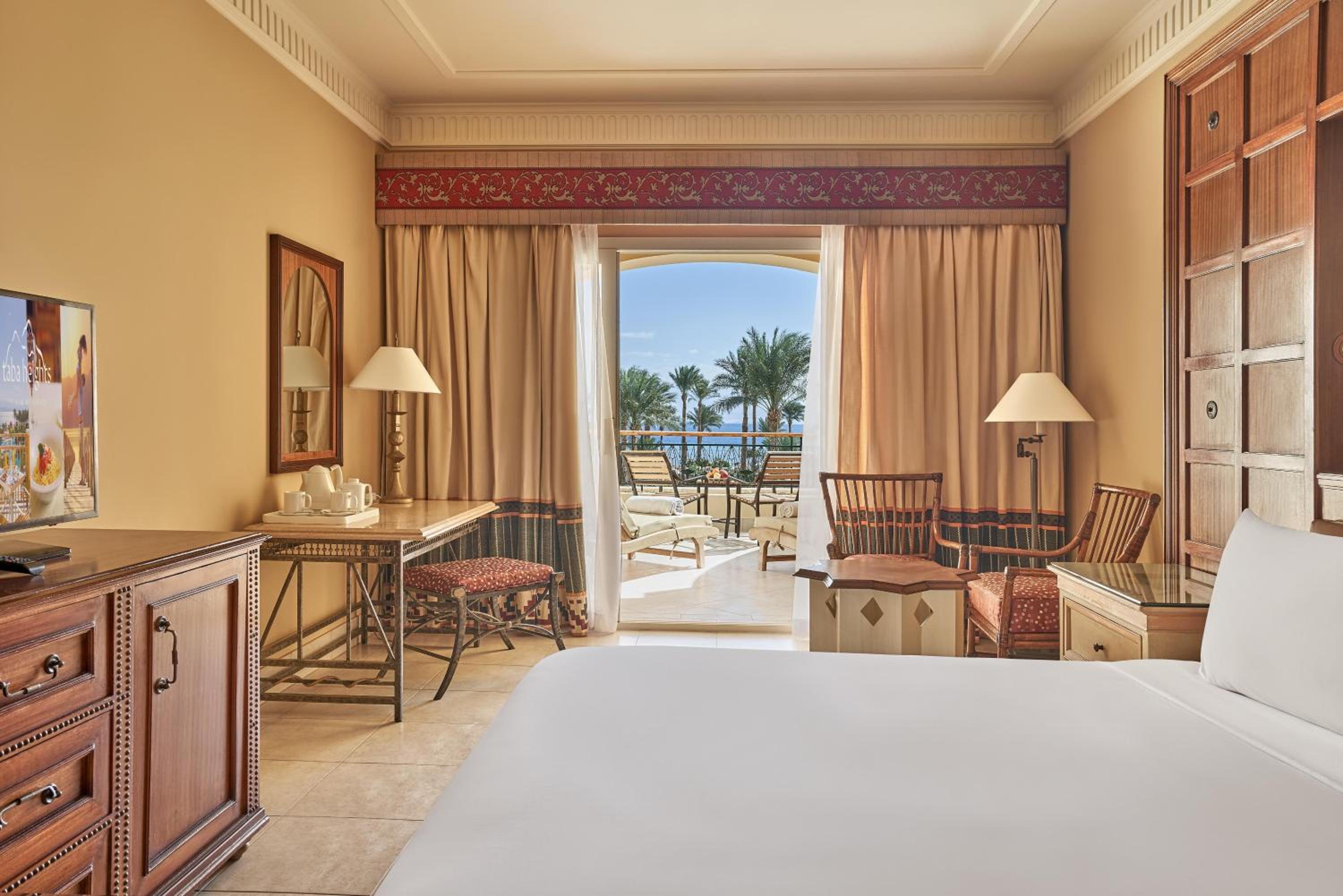 Plaza Room King Bed