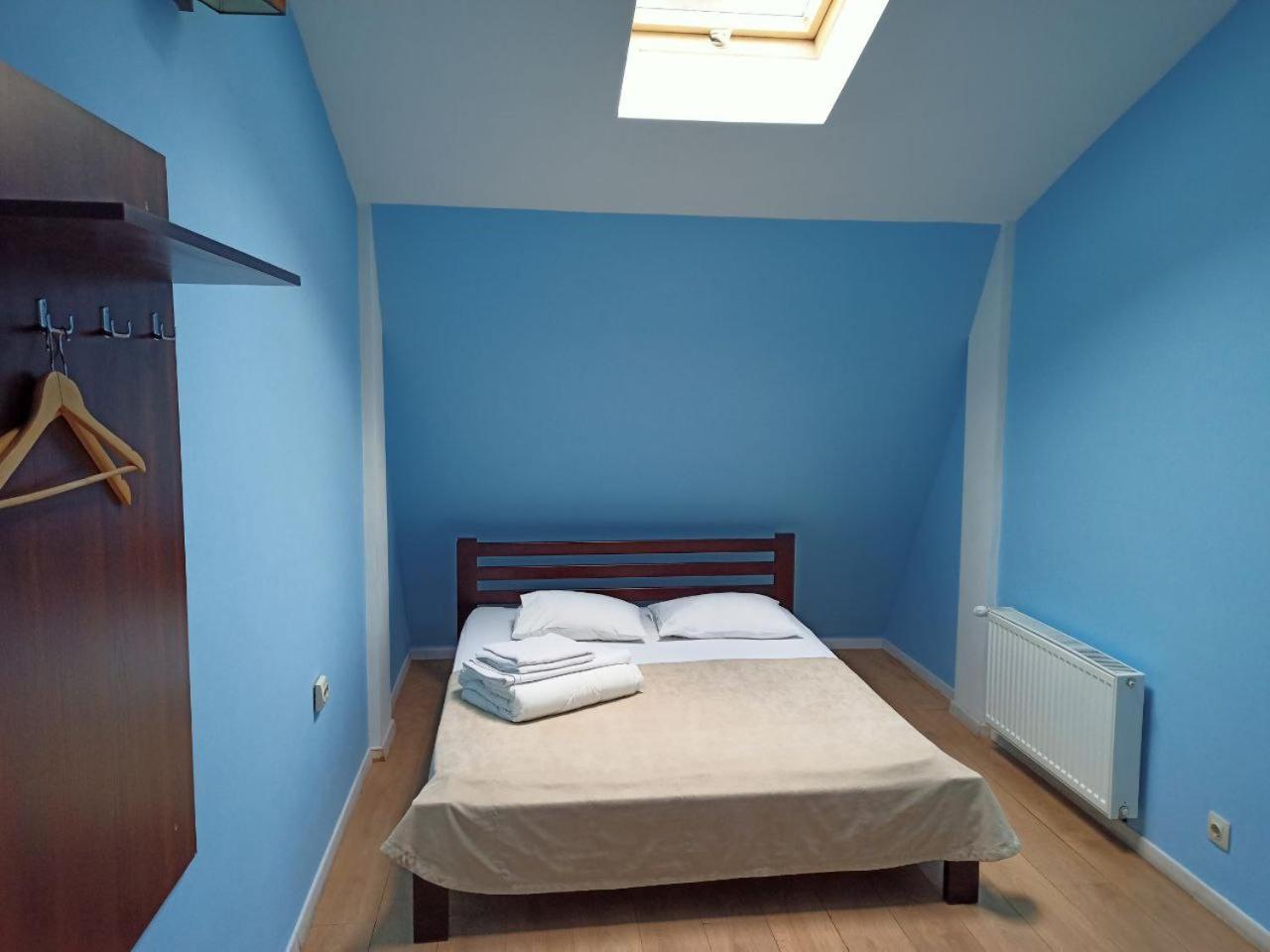 Double Room with Shared Bathroom photo 3