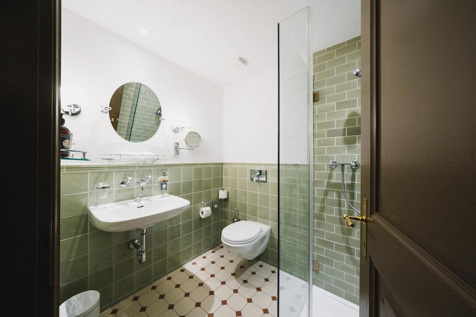 Classic double room with lake view photo 2