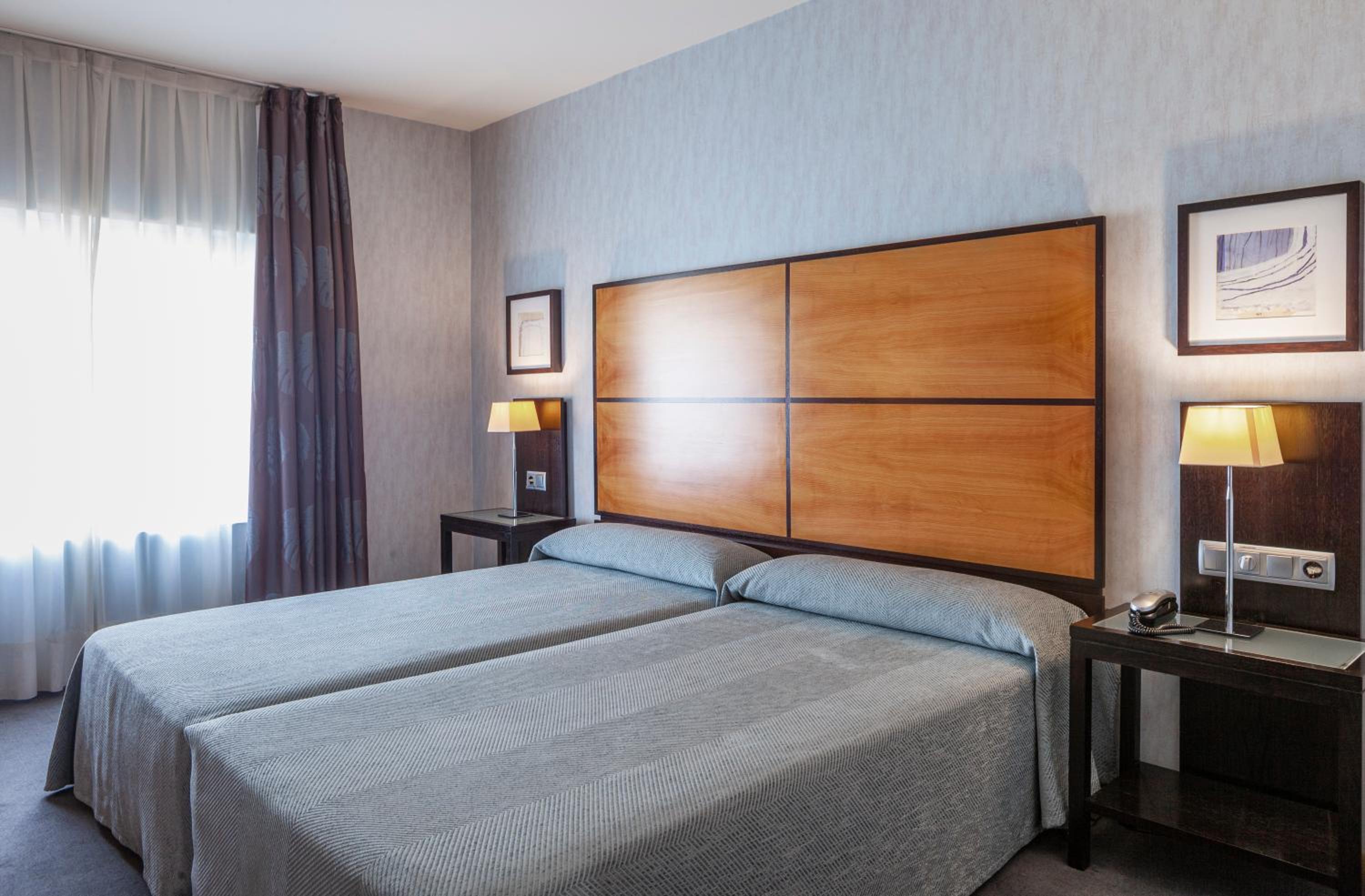 Double or Twin Room - Photo 7