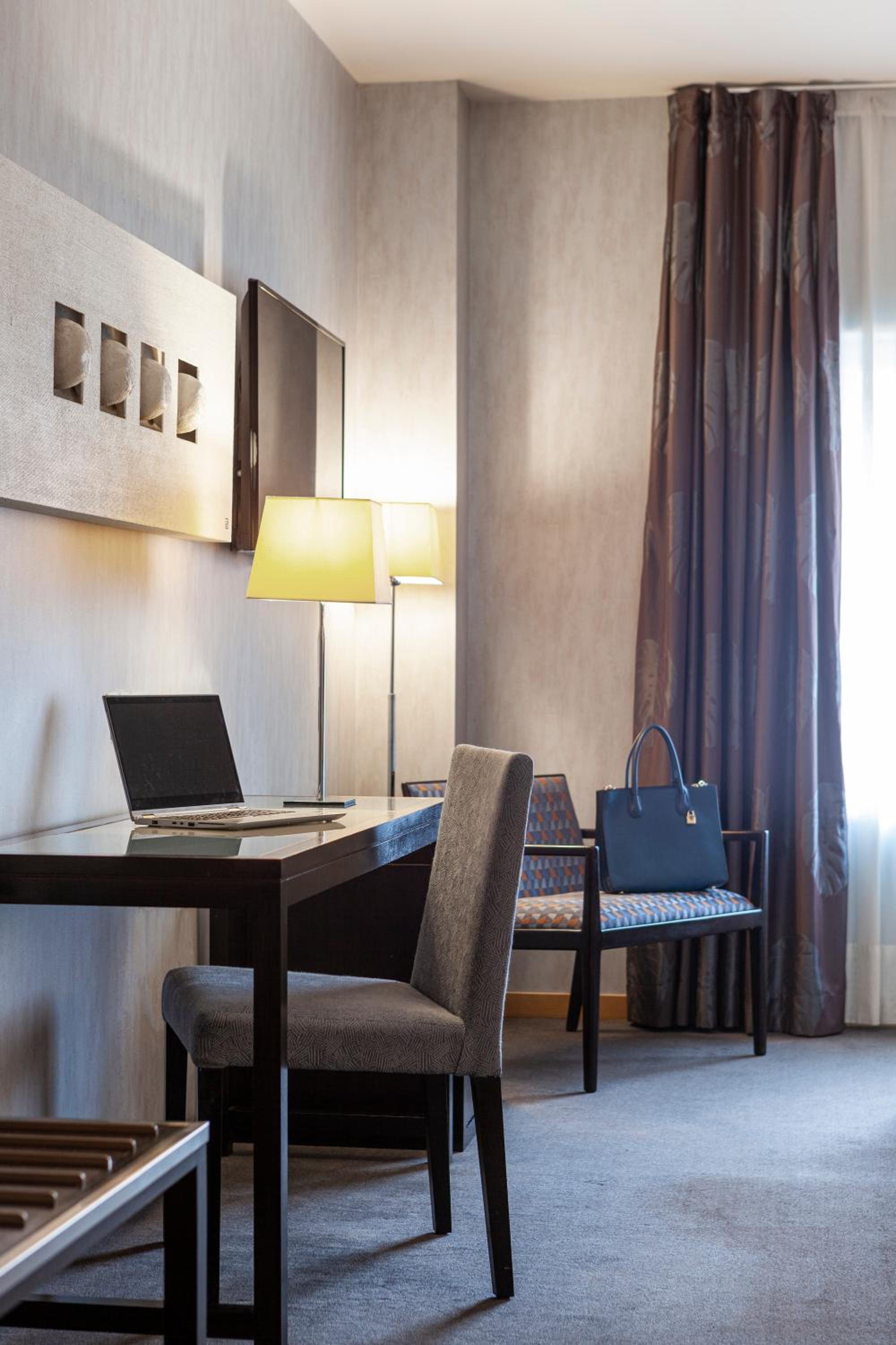 Double or Twin Room - Photo 3