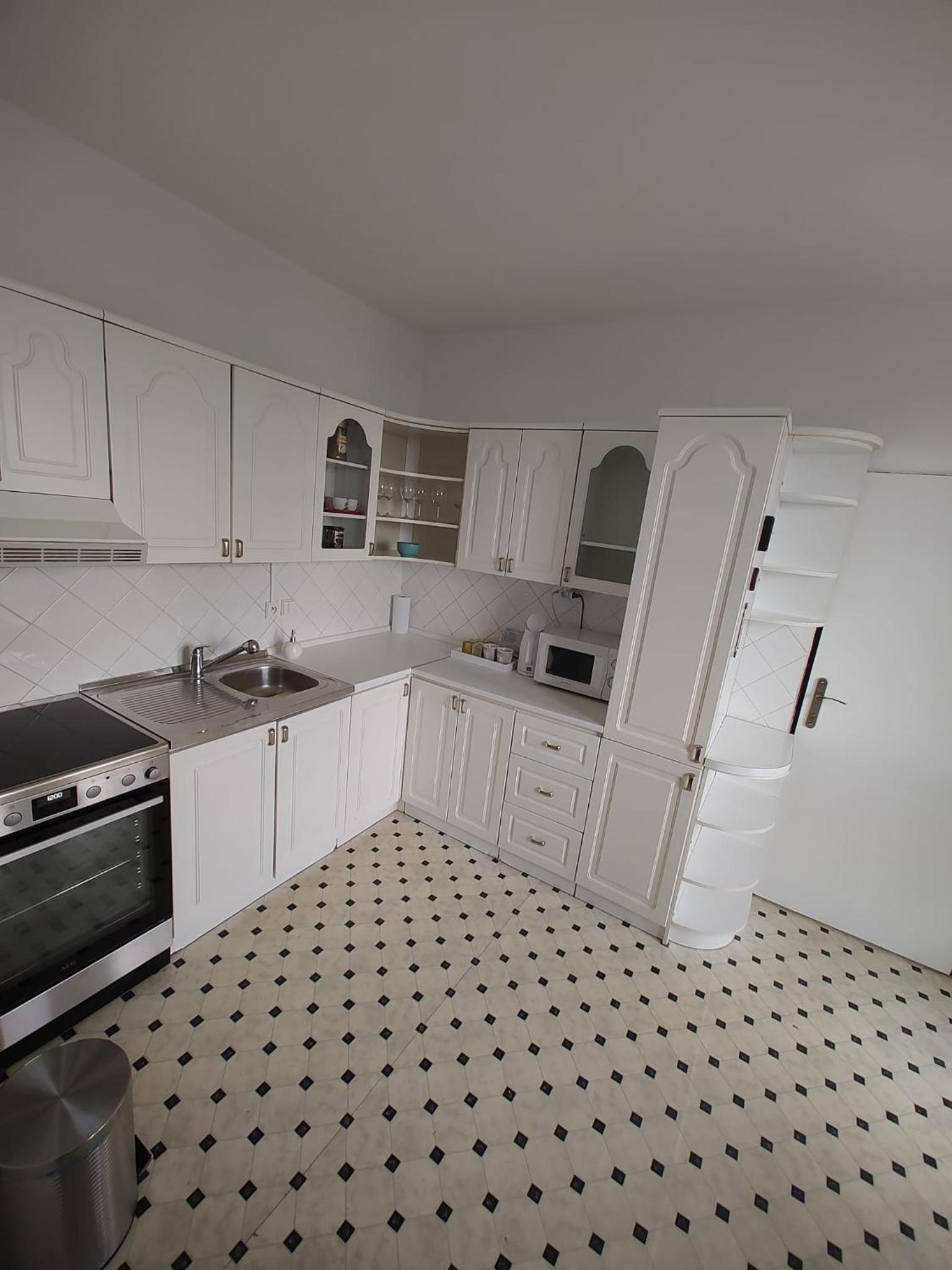 Two-Bedroom Apartment - Photo 2