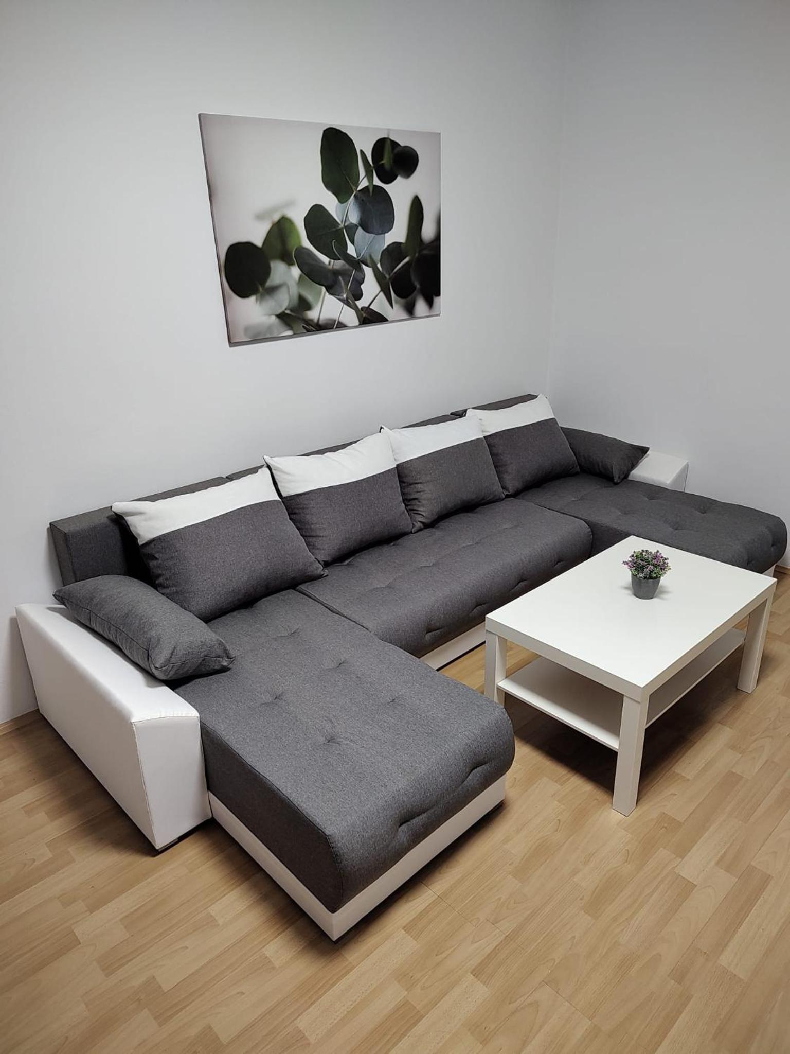 Two-Bedroom Apartment - Photo 9