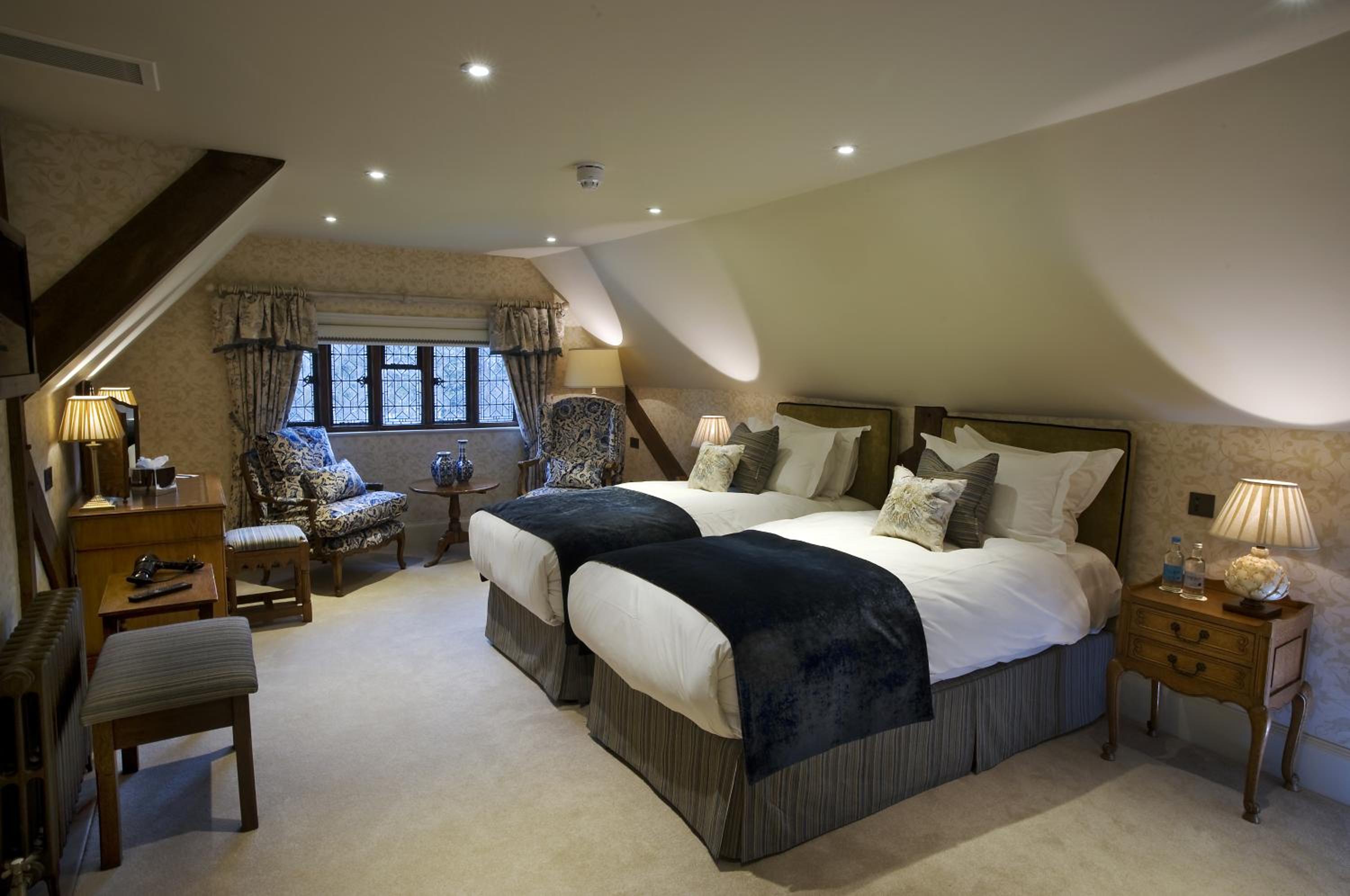 Feature Twin Room - Anne Boleyn Wing