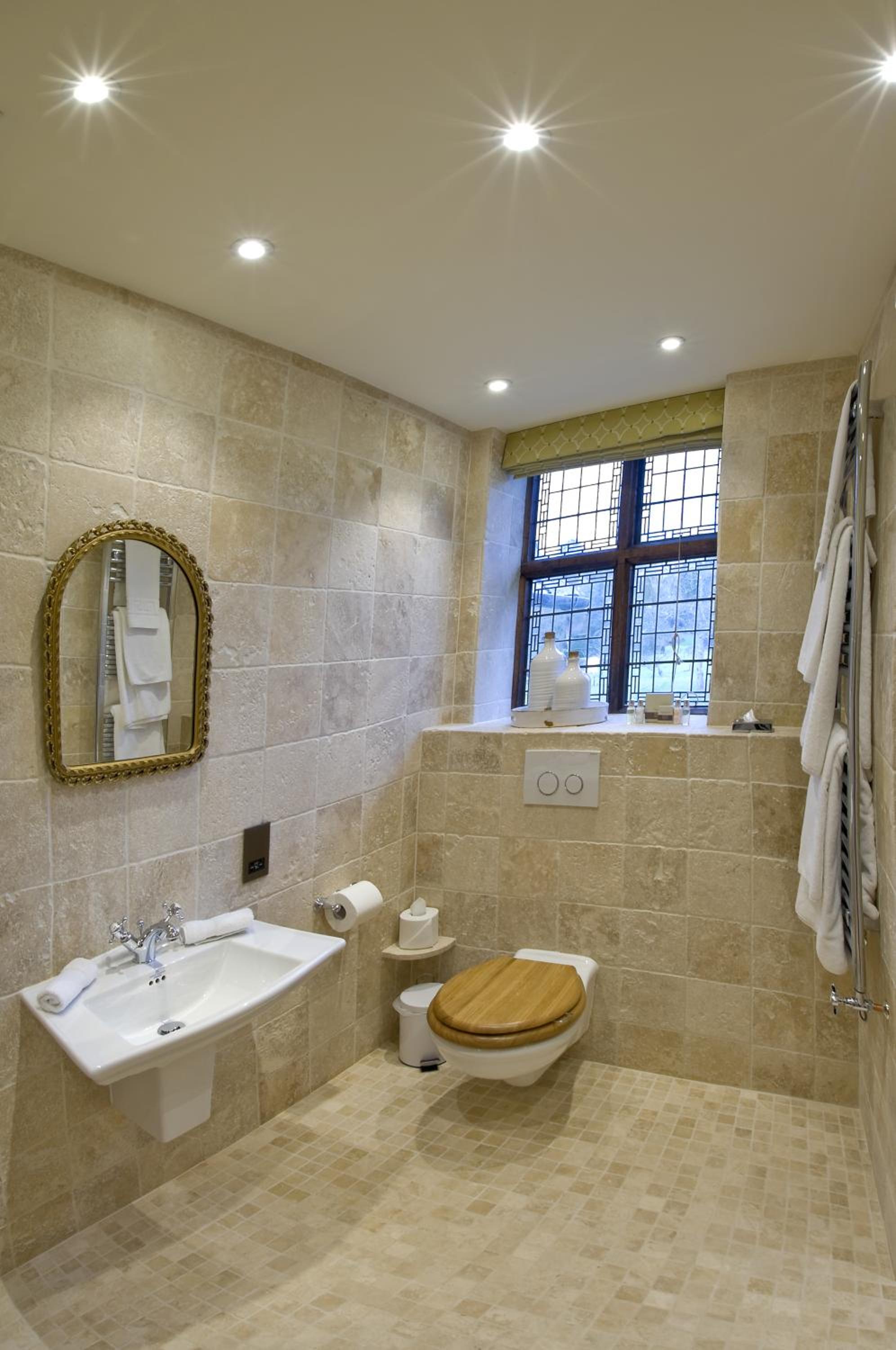 Deluxe Twin Room - Anne Boleyn Wing
