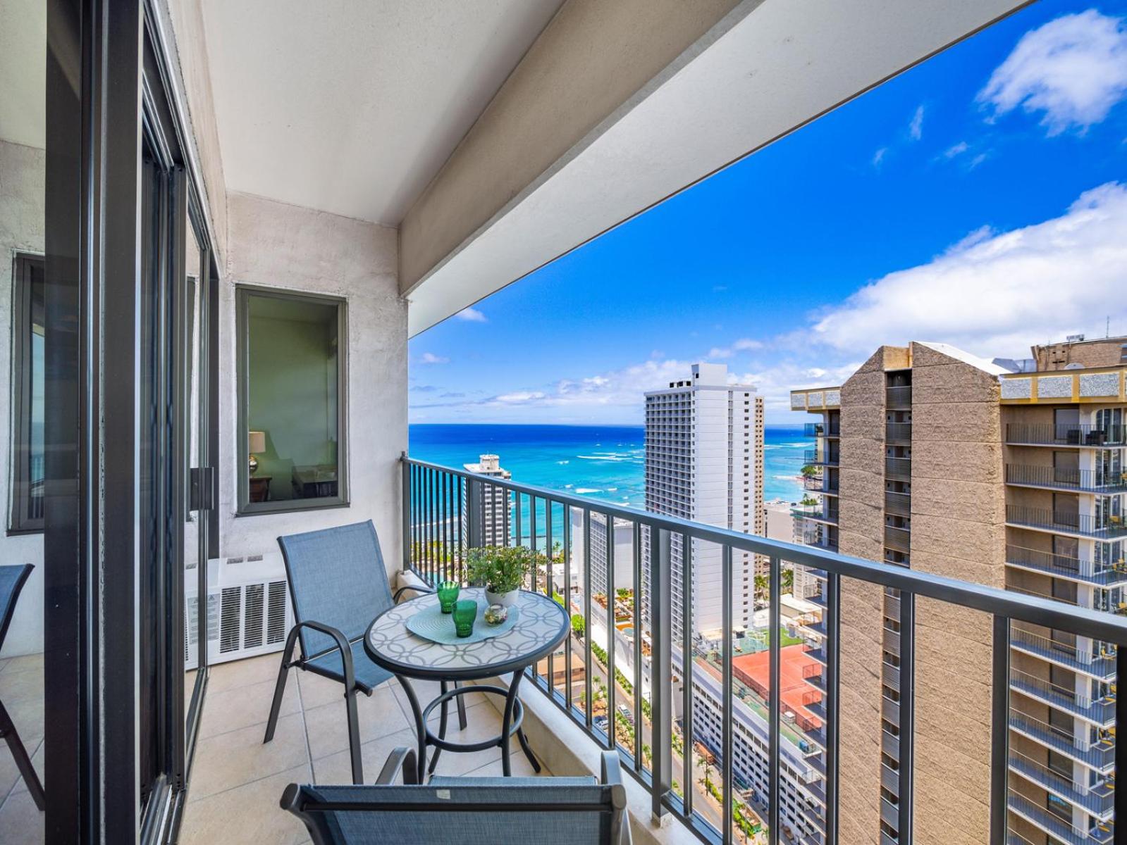 Penthouse with fabulous ocean views & beach access: Apartment with Sea View photo