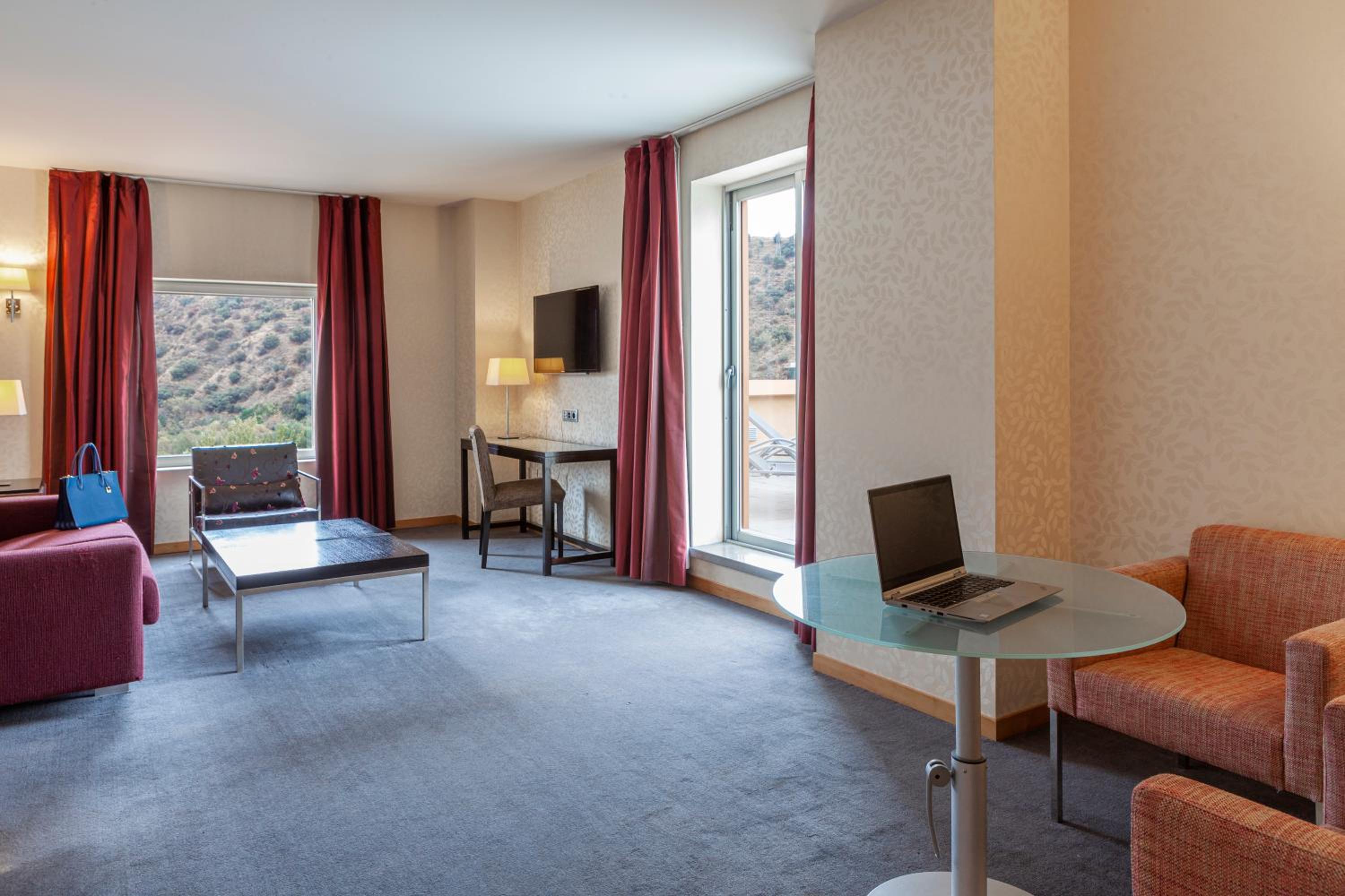 Junior Suite (2 Adults + 2 Children) - Photo 5