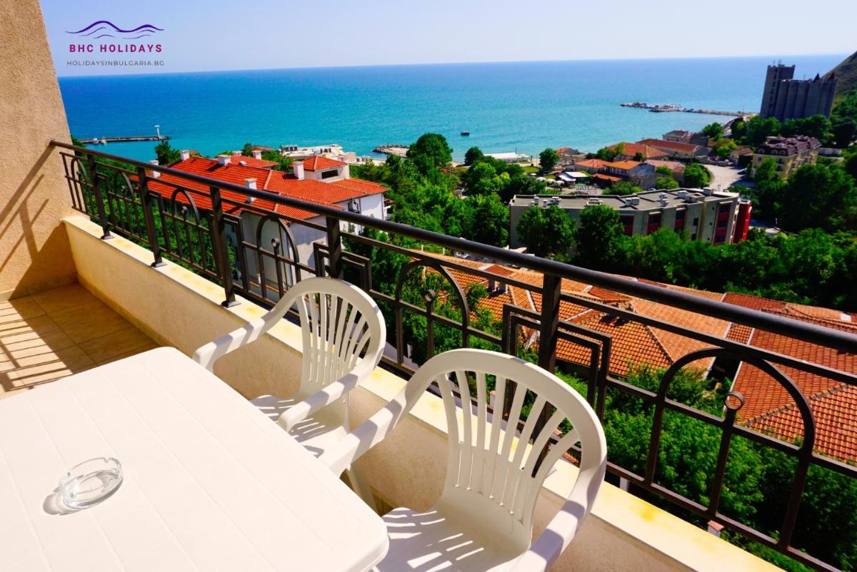 Apartment with Sea View photo 2