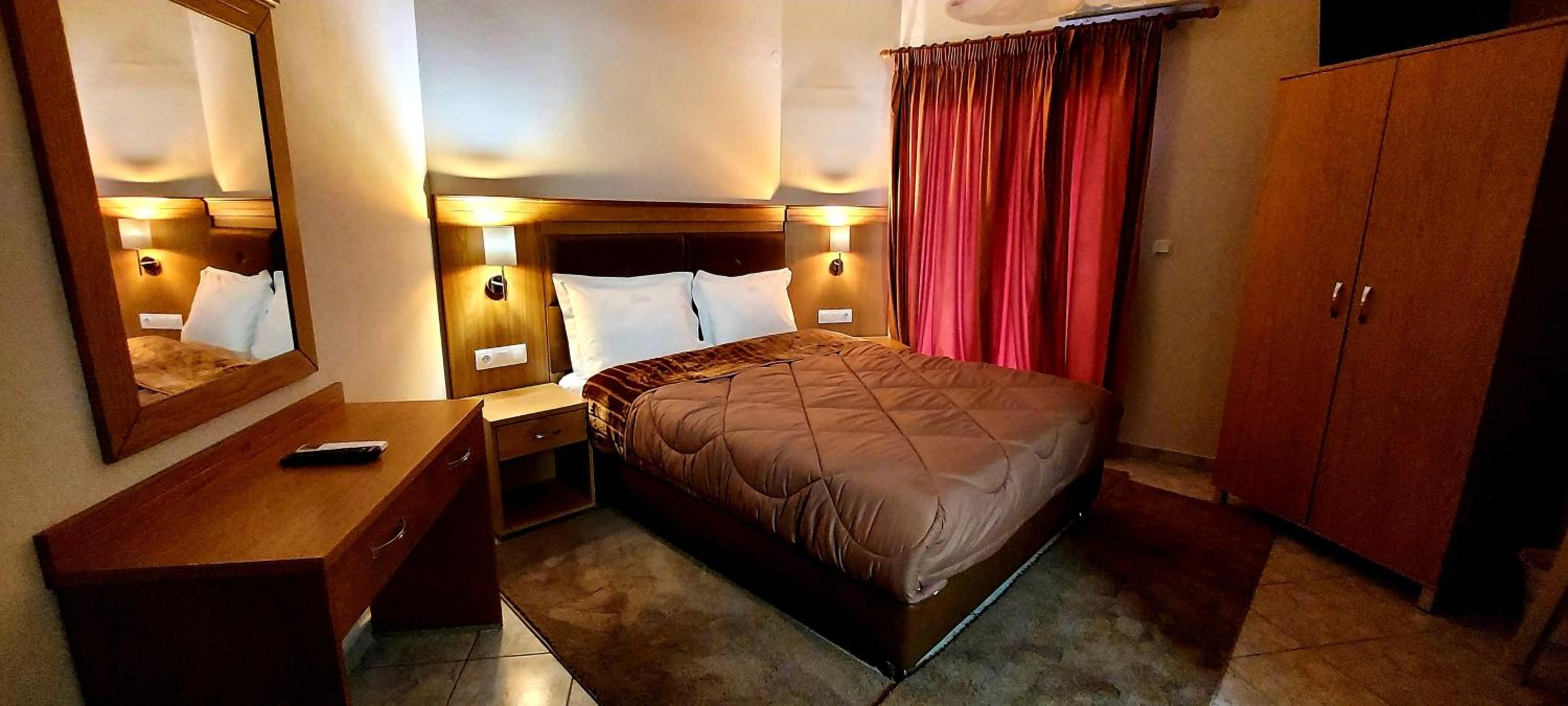 Deluxe Double Room - Photo 8