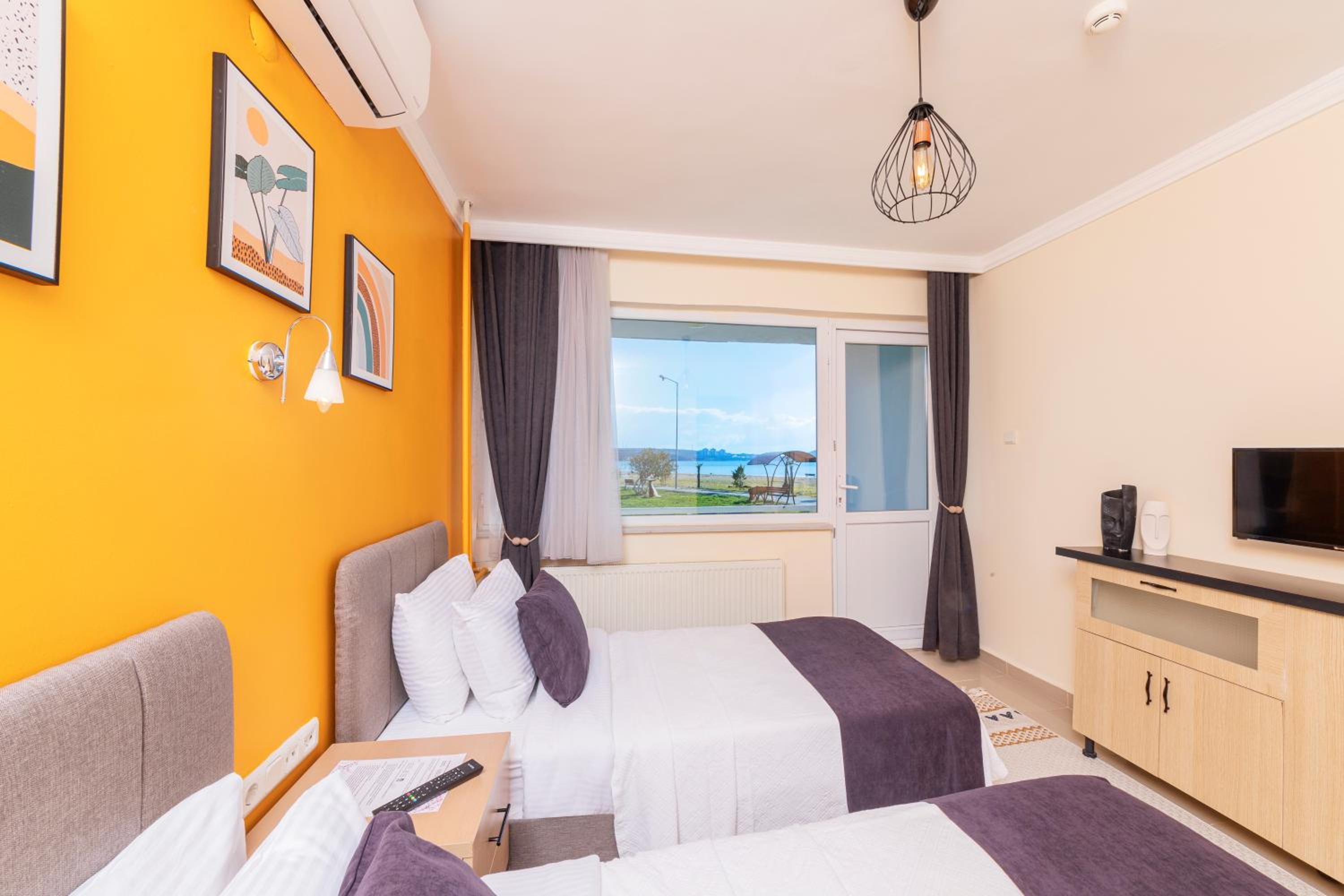 Standard Twin Room with Sea View