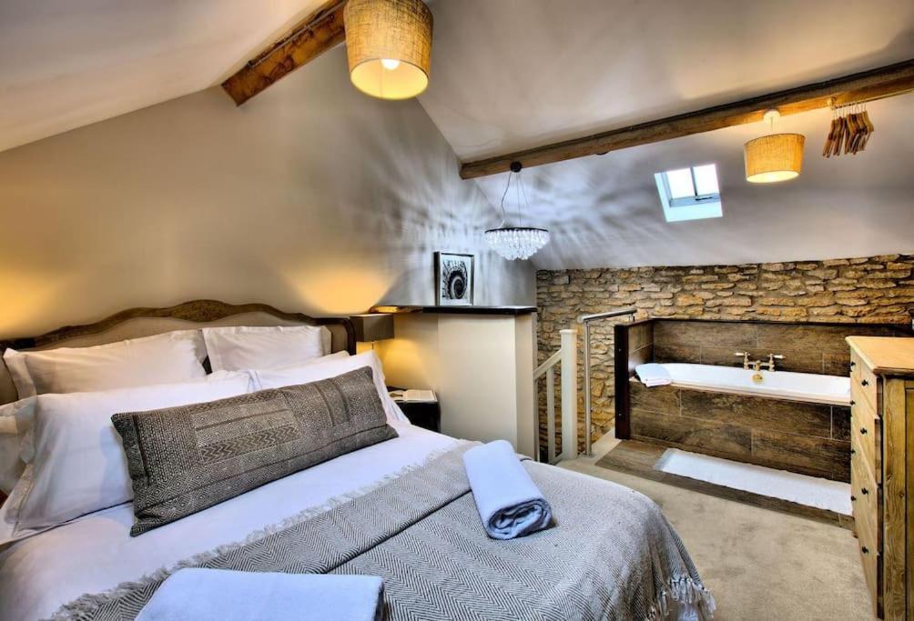 One-Bedroom House photo 1